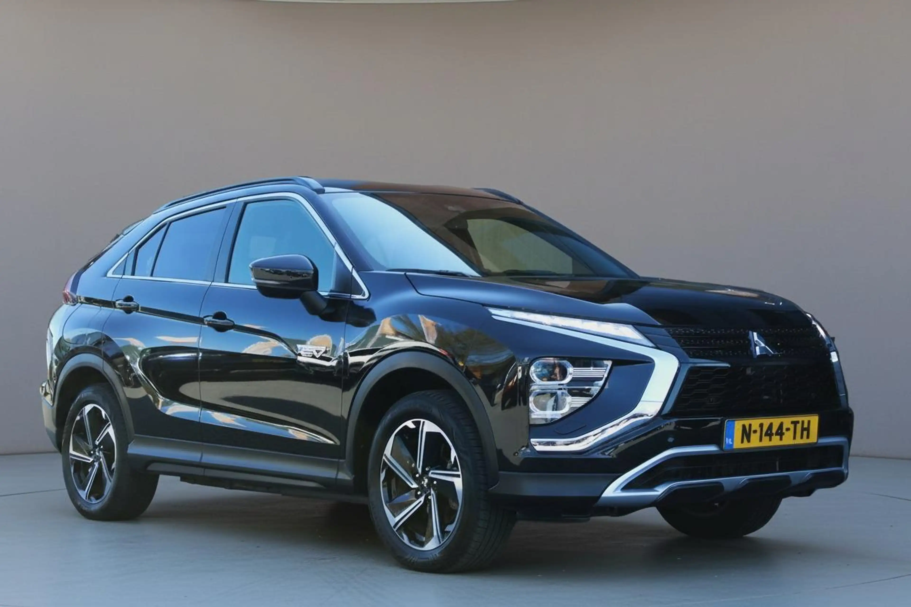 Mitsubishi Eclipse Cross 2.4 PHEV | Trekhaak | Camera | Zeer luxe | Rijklaa — photo 5