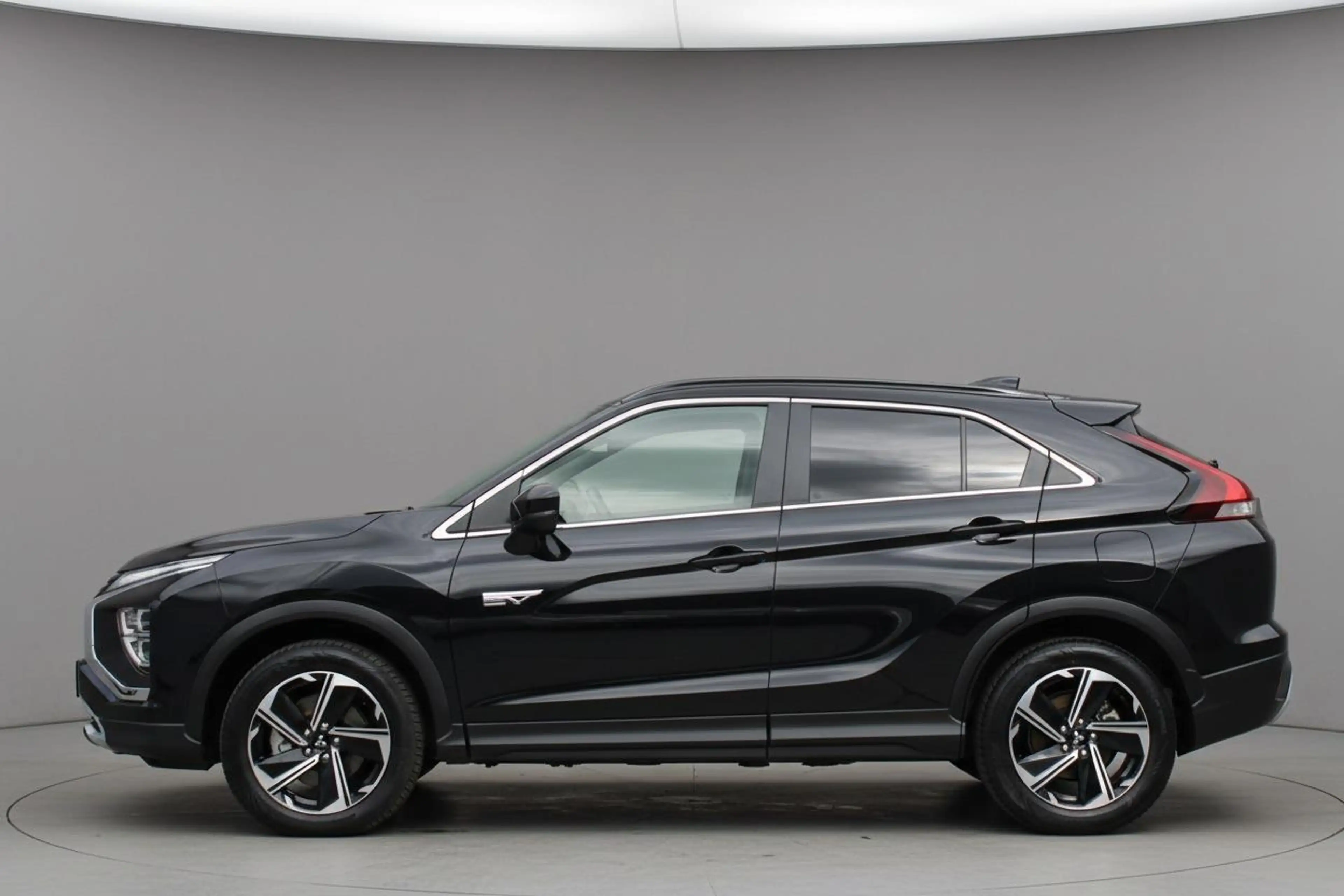 Mitsubishi Eclipse Cross 2.4 PHEV | Trekhaak | Camera | Zeer luxe | Rijklaa — photo 2