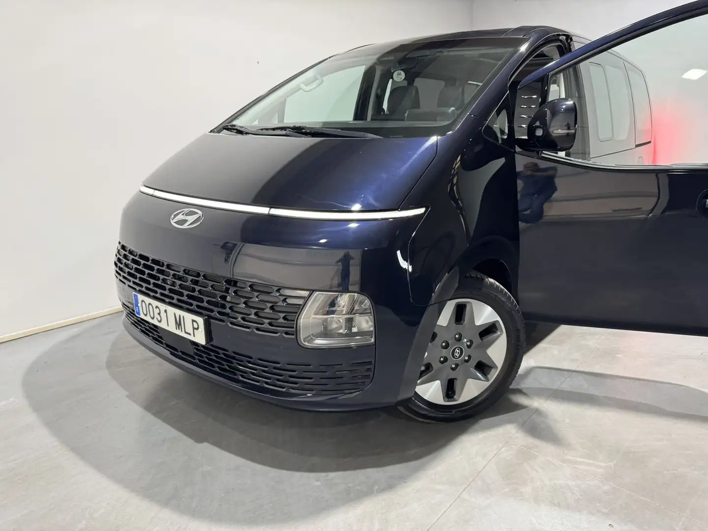 Hyundai STARIA 2.2CRDi 9S Style 4x4 177 Aut. Bleu - 2