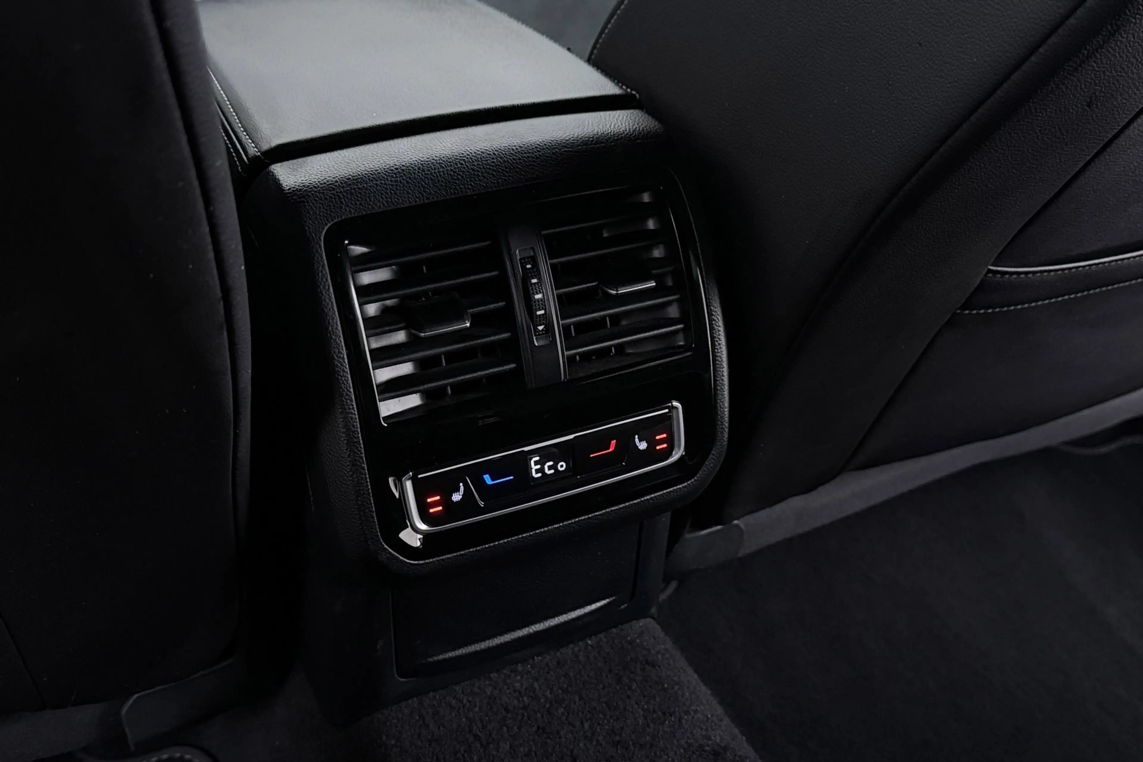 Volkswagen Arteon Shooting Brake 1.4 TSI eHybrid Elegance Business+ — photo 18