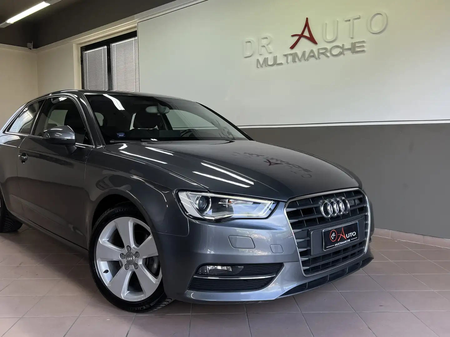 Audi A3 1.6 tdi Ambition UNICO PROPRIETARIO Grigio - 1