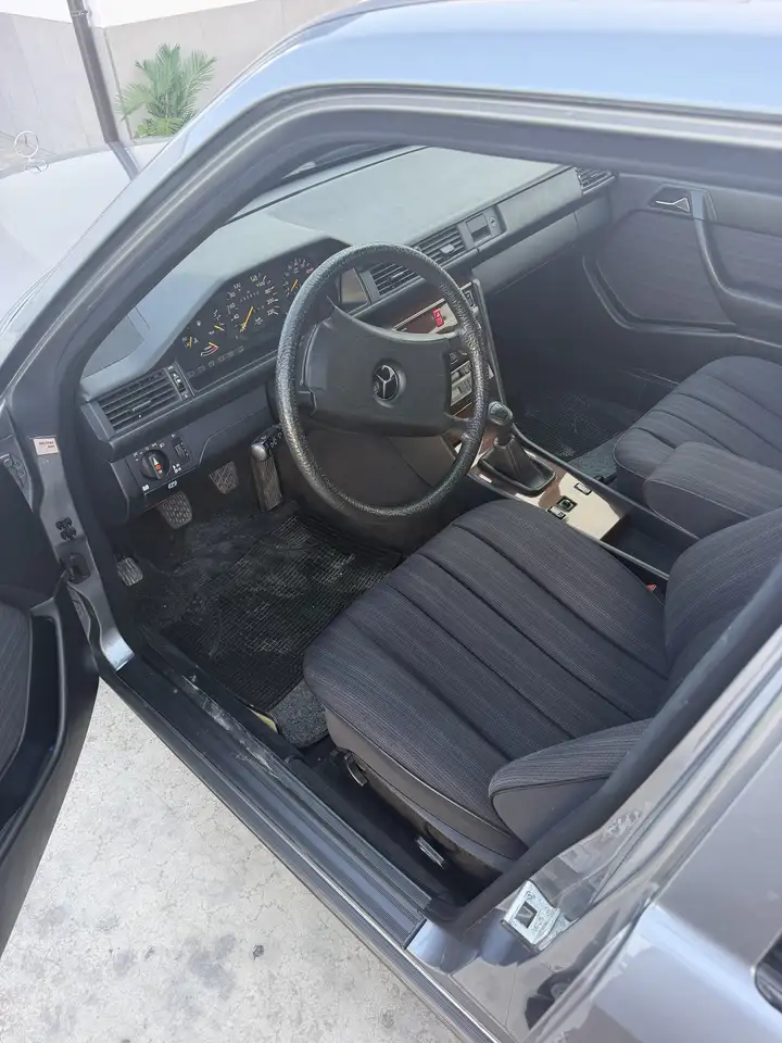 Mercedes-Benz E 200 2.0, foto 5