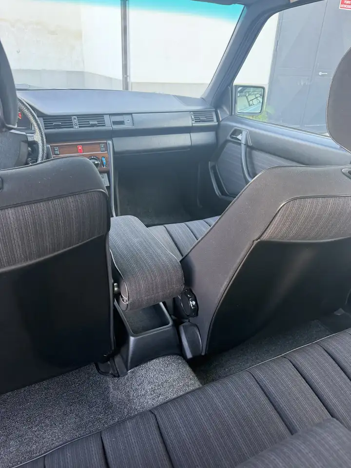 Mercedes-Benz E 200 2.0, foto 7