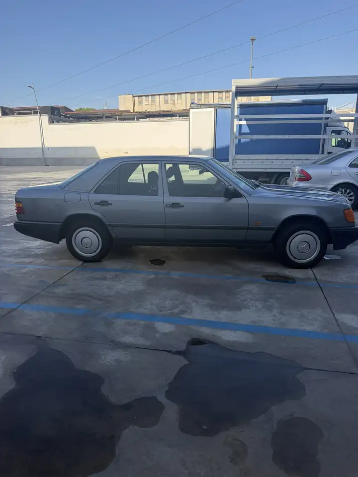 Mercedes-Benz E 200 2.0, foto 4