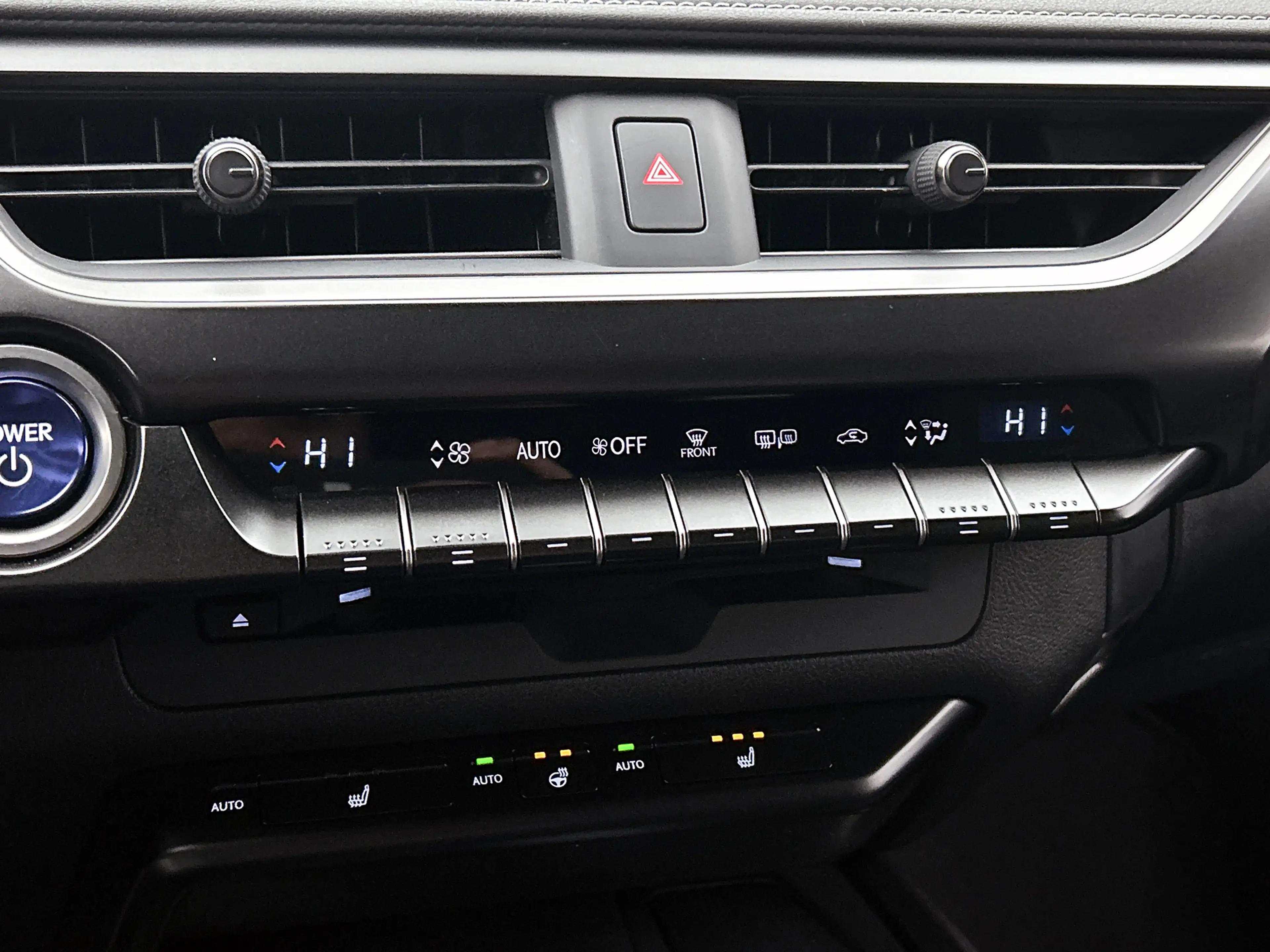 Lexus UX 250h Preference Line | Dealeronderhouden | — photo 11