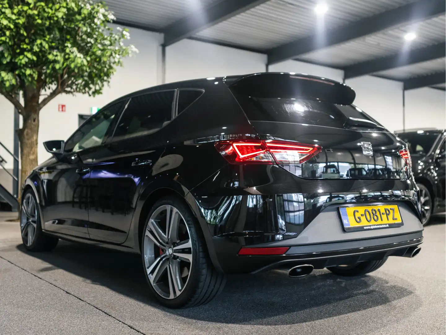 SEAT Leon 2.0 TSI Cupra 280 Volleder | 19" | LED | Navi | St Zwart - 2