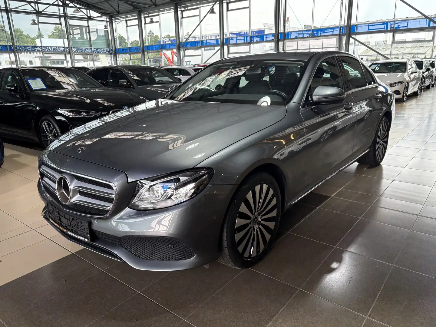 Mercedes-Benz E 350 Avantgarde*LED*Leder*Distronic +*R.Cam*Navi Grau - 1