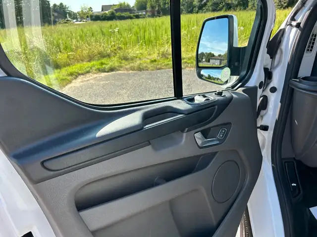 Ford Transit view 12
