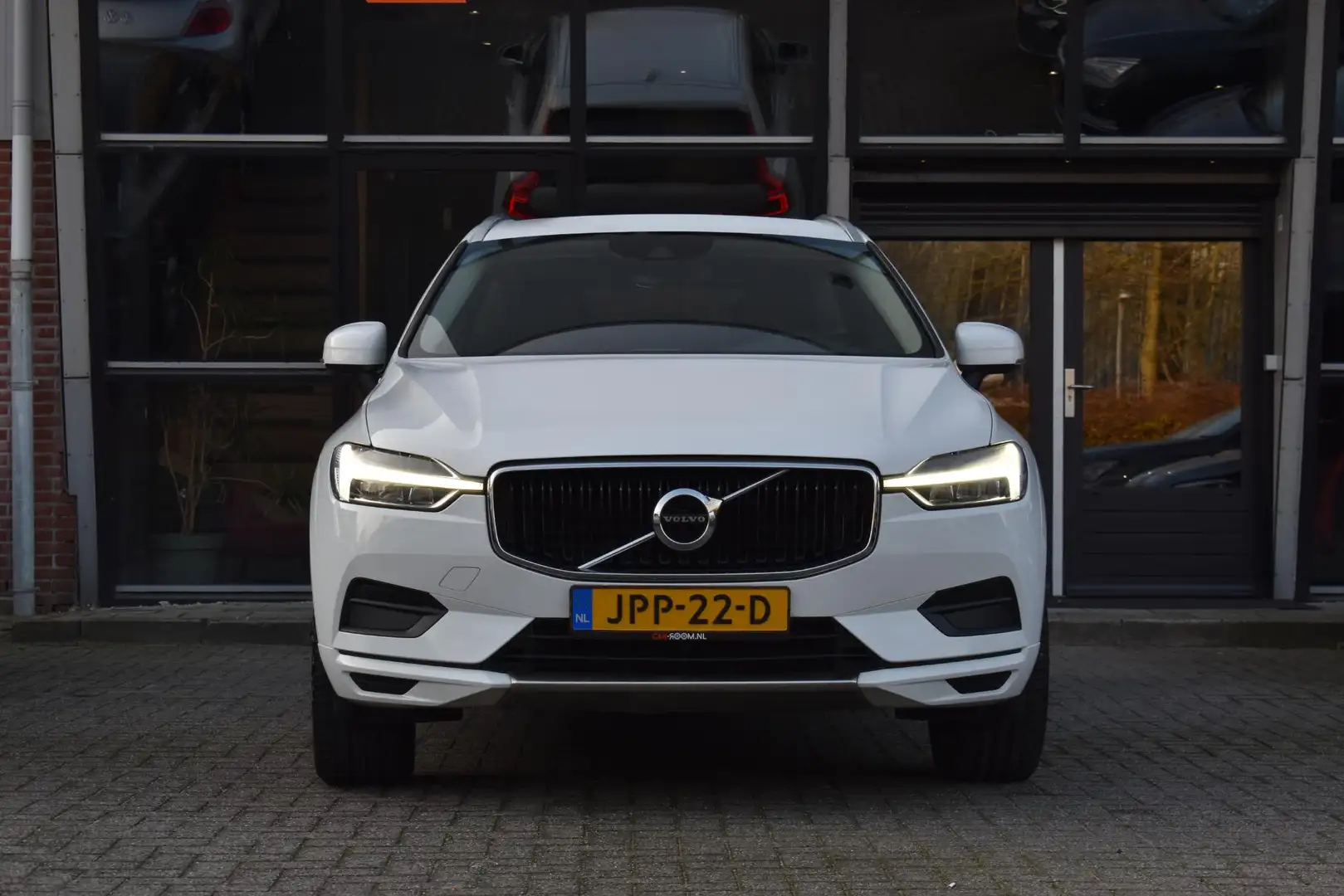Volvo XC60 2.0 B5 Inscription Lane AUT Trekhaak Weiß - 2