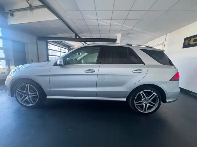 Mercedes-Benz Gle view 9