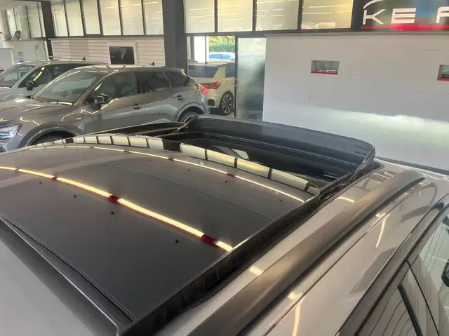 Volkswagen T-Roc view 25