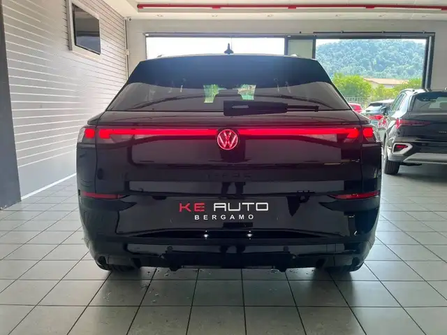 Volkswagen T-Roc view 4