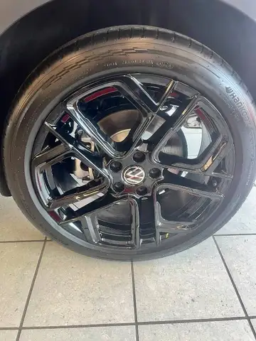 Volkswagen T-Roc view 26