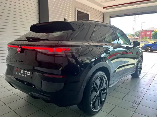 Volkswagen T-Roc view 7