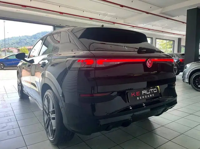 Volkswagen T-Roc view 5