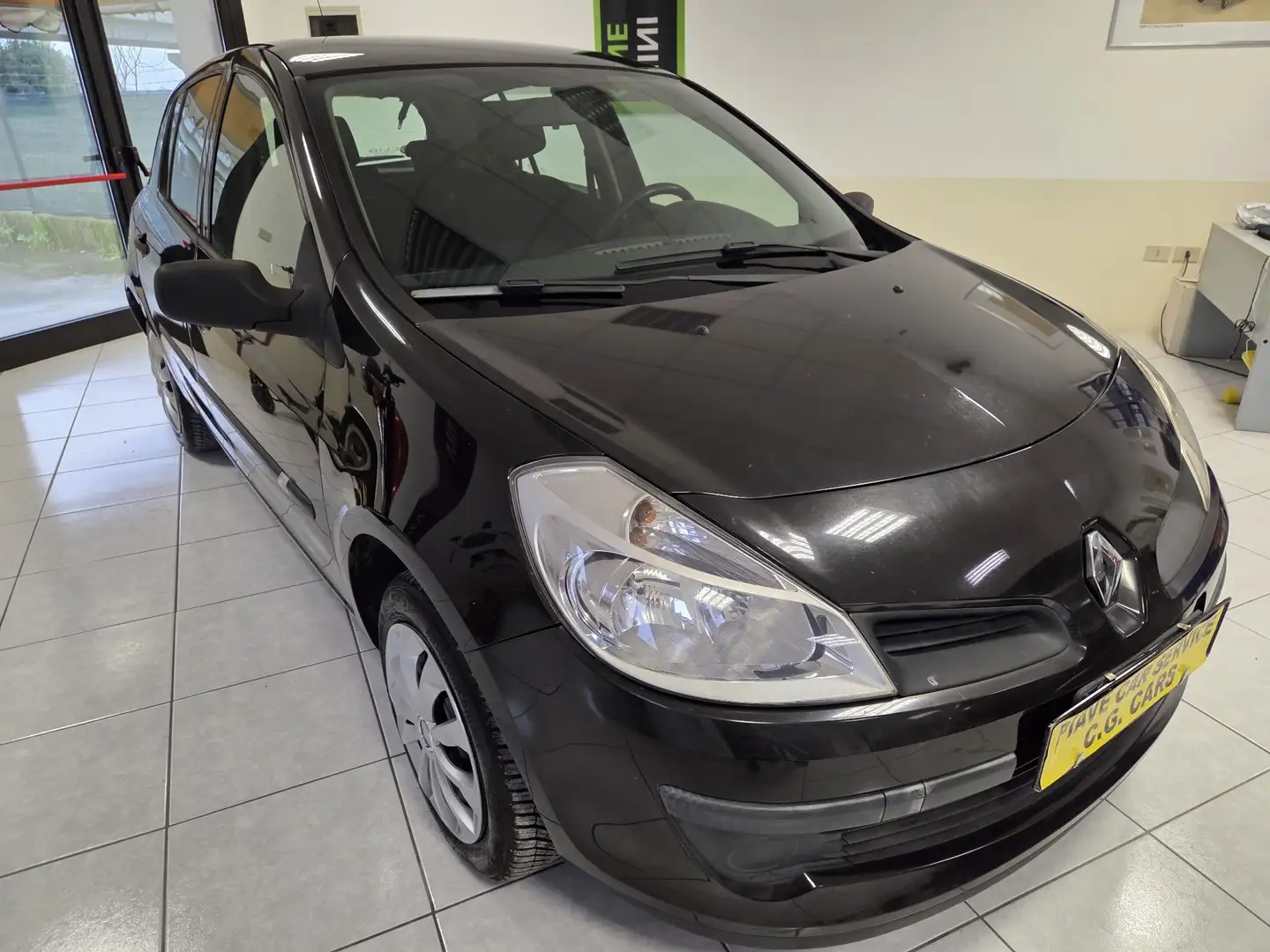 Renault Clio Clio 5p 1.2 16v Confort Noir - 2