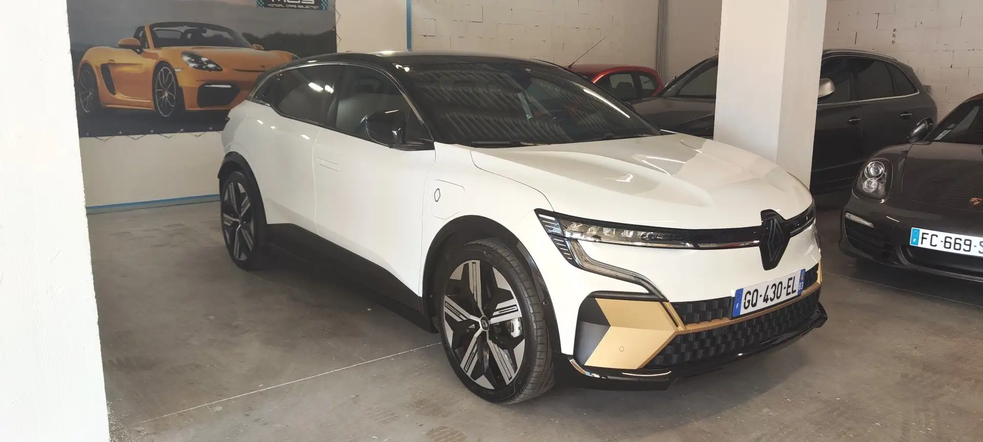 Renault Megane E-Tech ev60 220ch super charge iconic c/neuve gar const Blanc - 1