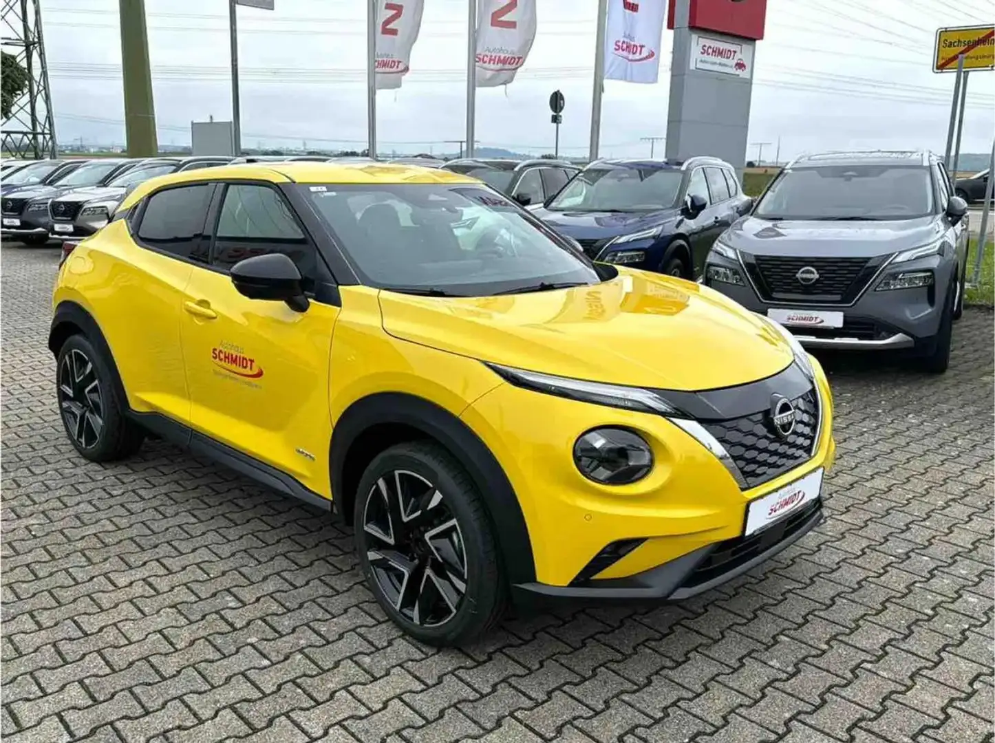 Nissan Juke 1.6 Hybrid Tekna BOSE Gelb - 2