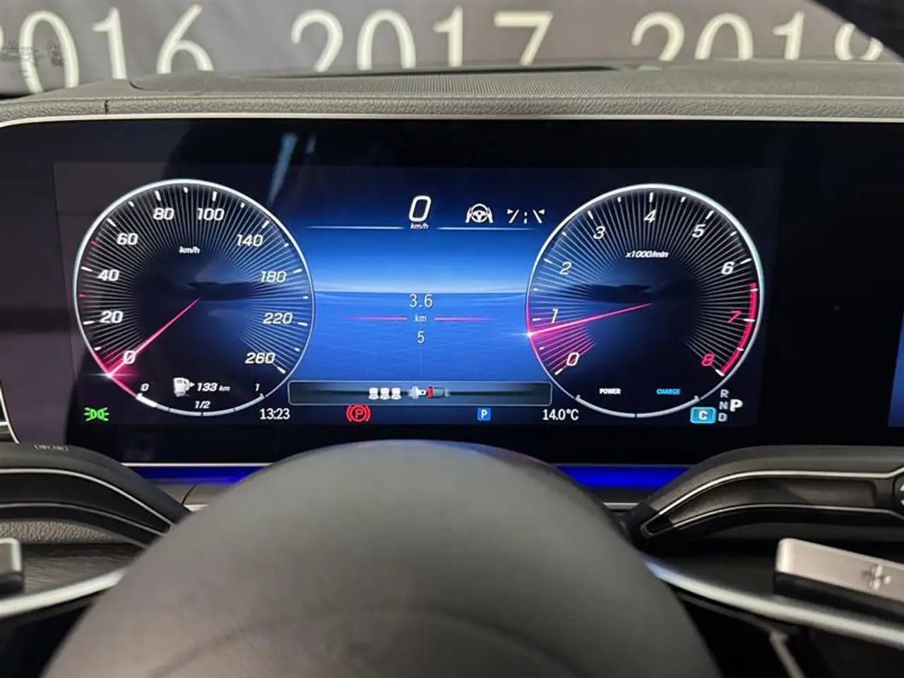 Mercedes-Benz GLE снимка Mercedes-Benz GLE