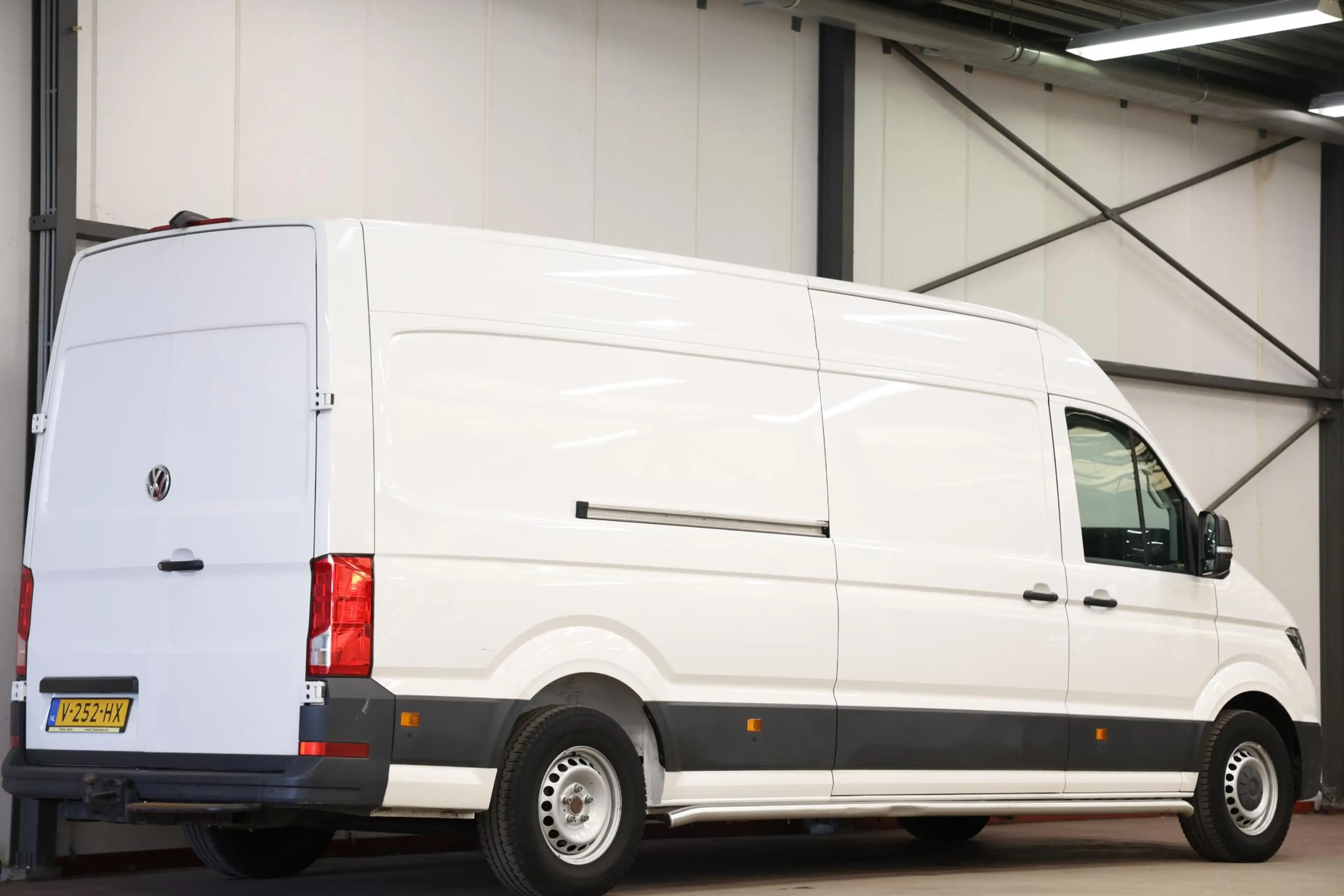 Volkswagen Crafter 35 2.0 TDI L4H3 AUTOMAAT OPRIJPLAAT TREKHAAK — photo 2