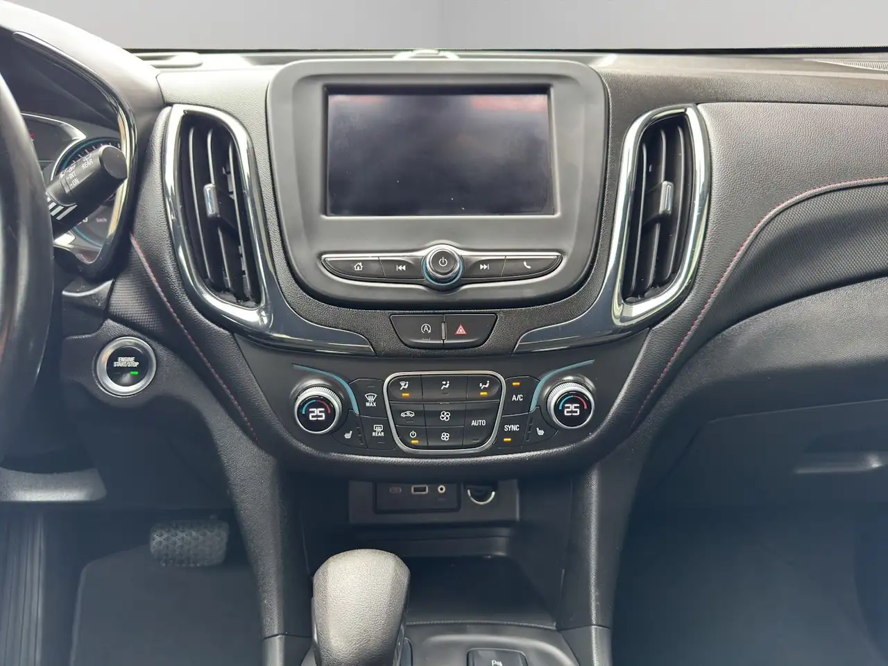 Chevrolet Equinox снимка Chevrolet Equinox