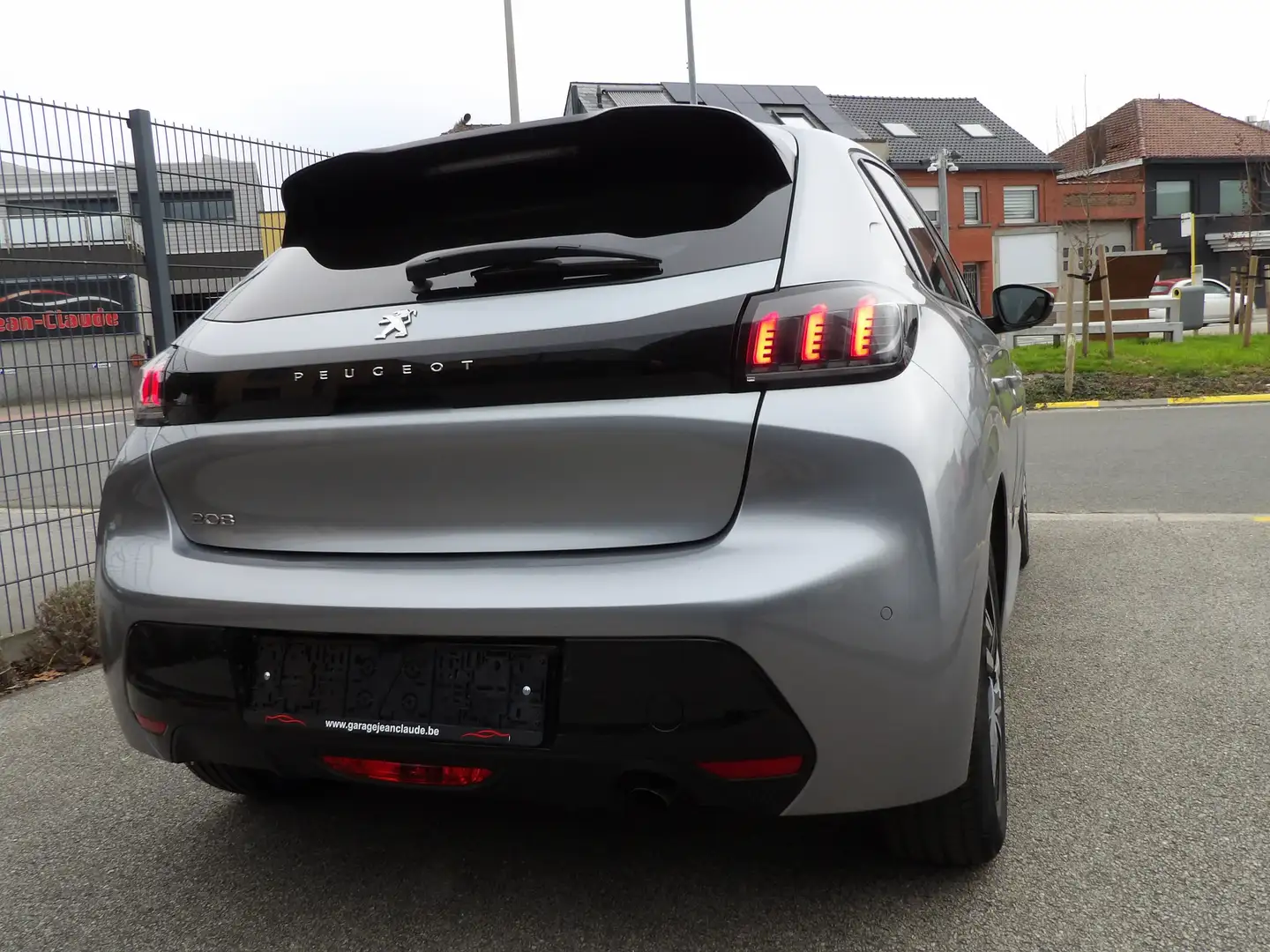 Peugeot 208 208 PureTech 100 EAT8 Allure Pack Grijs - 2