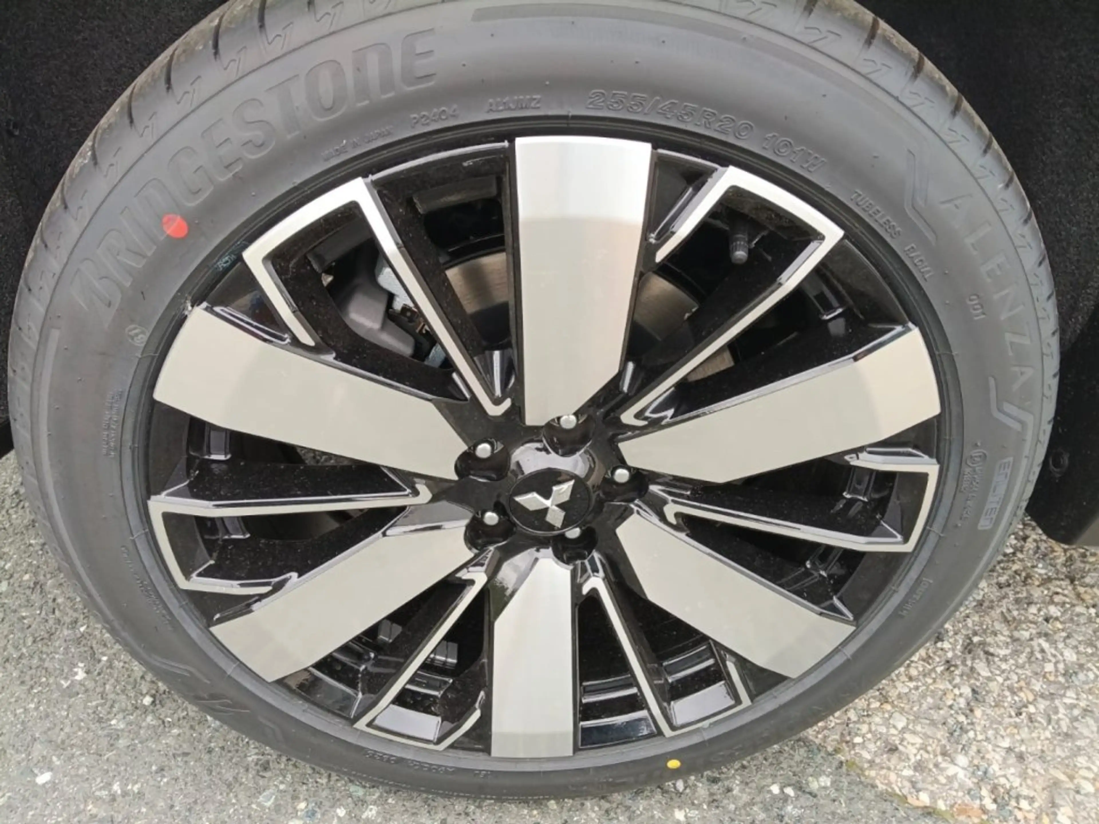 Mitsubishi Outlander PHEV 2,4 4WD Intense AT 26 — photo 13
