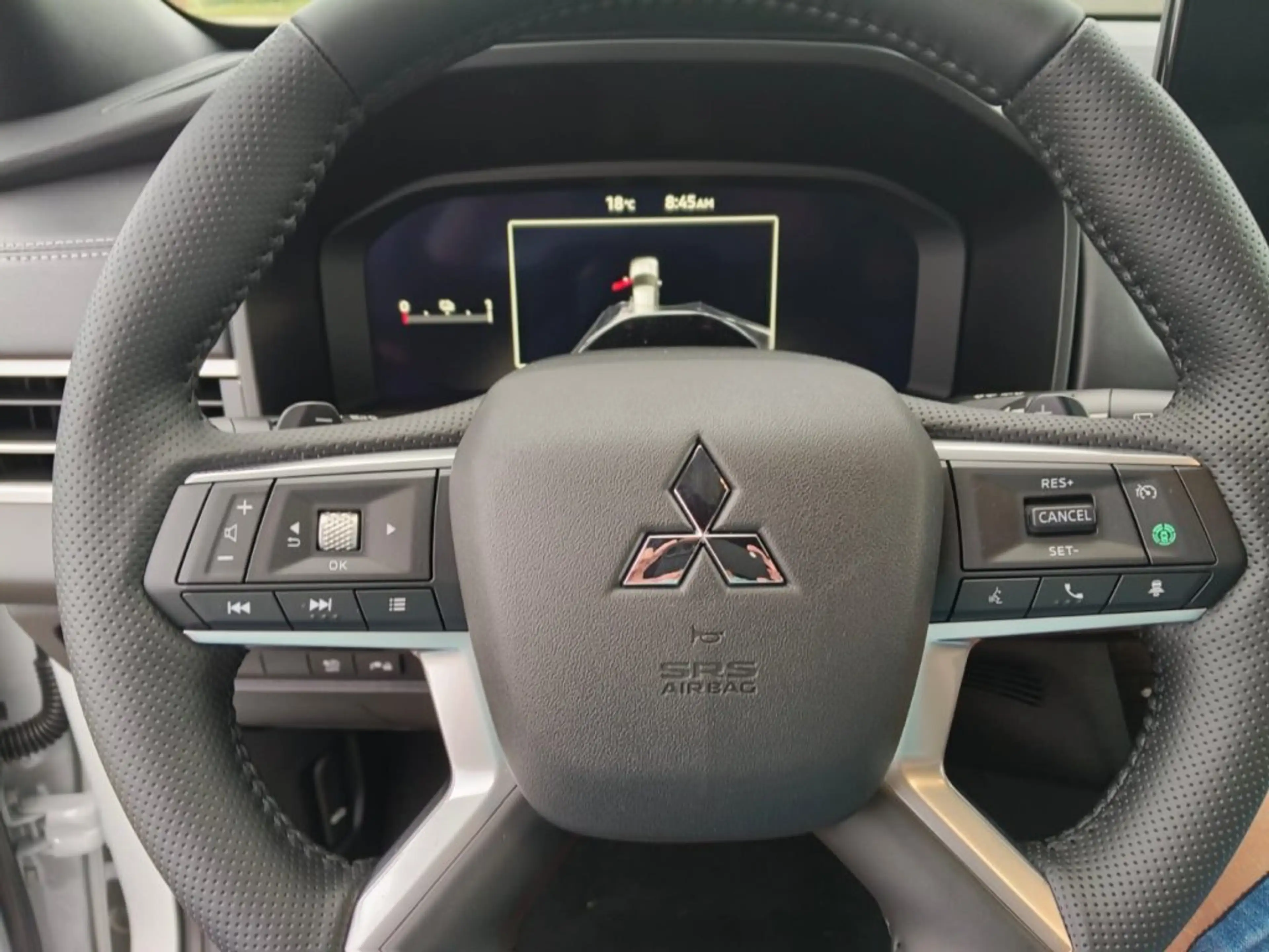 Mitsubishi Outlander PHEV 2,4 4WD Intense AT 26 — photo 9