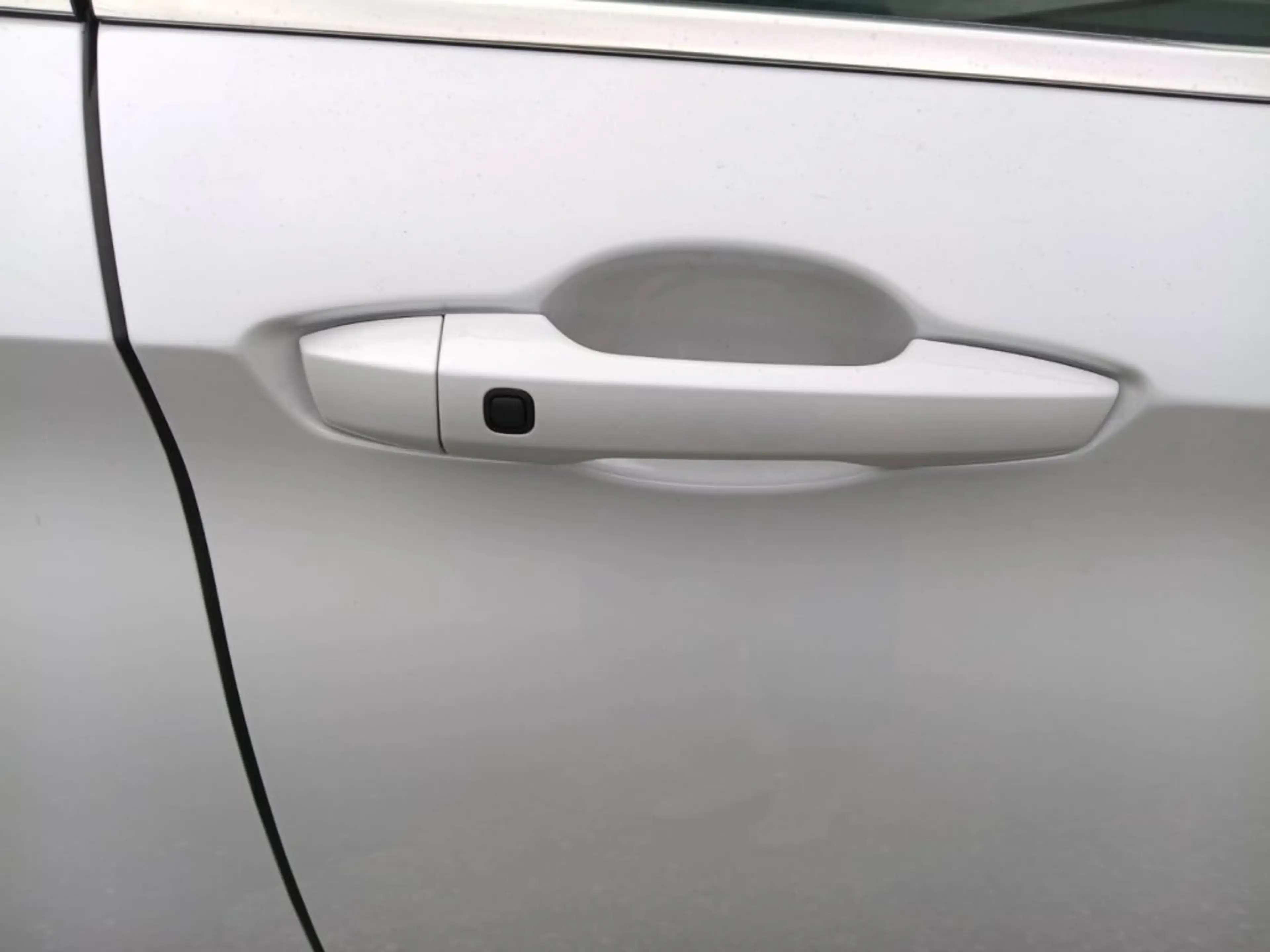 Mitsubishi Outlander PHEV 2,4 4WD Intense AT 26 — photo 10
