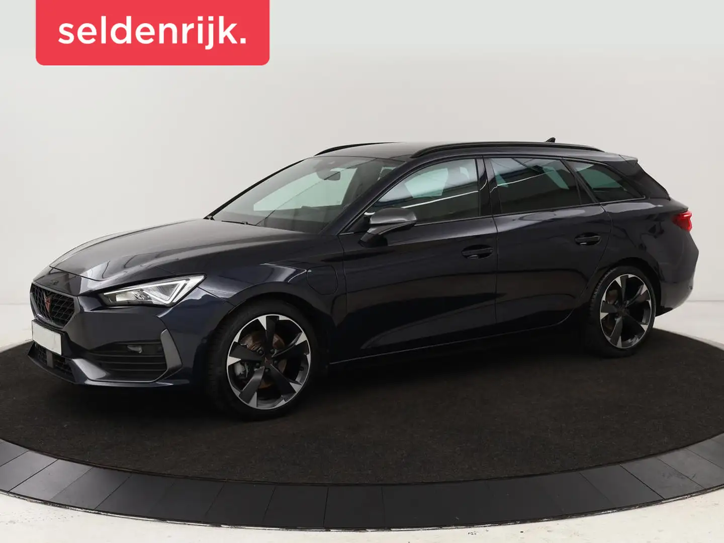 CUPRA Leon 1.4 e-Hybrid | Carplay | Camera | Stoel & Stuurver Blauw - 1