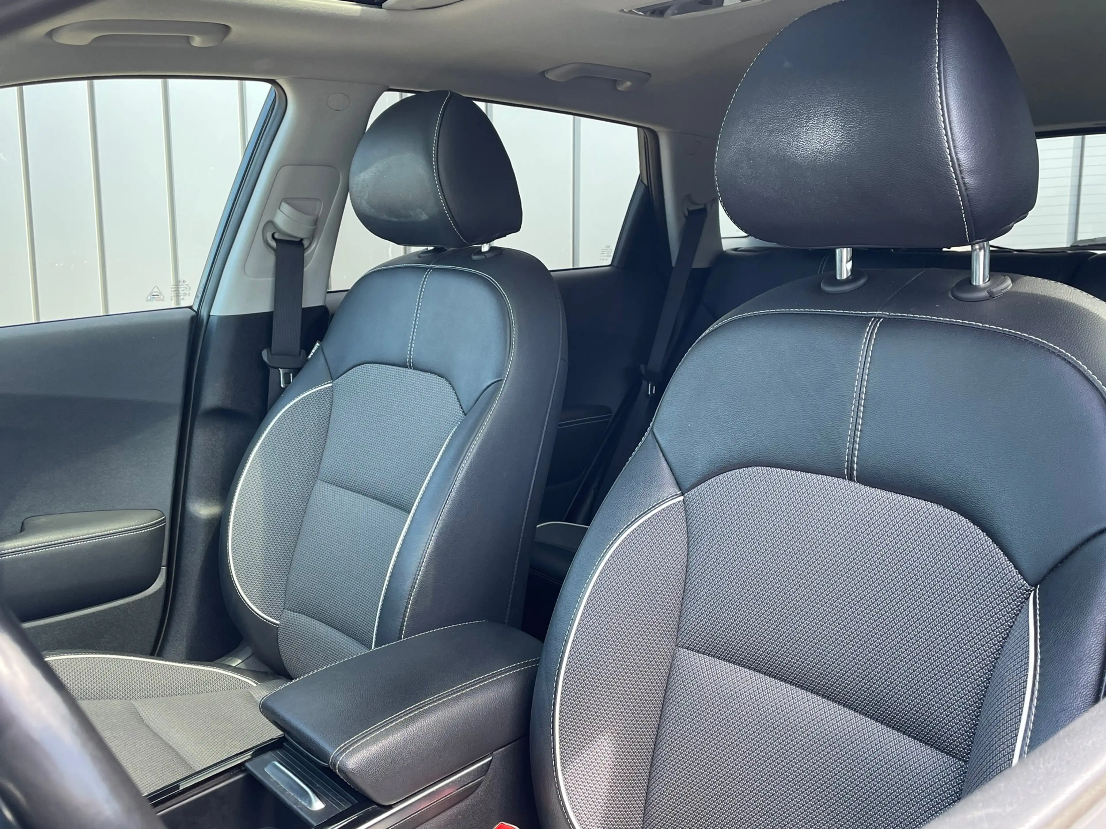 Kia e-Niro DynamicPlusLine 64 kWh SOH 100% WARMTEPOMP PANO OR — photo 11