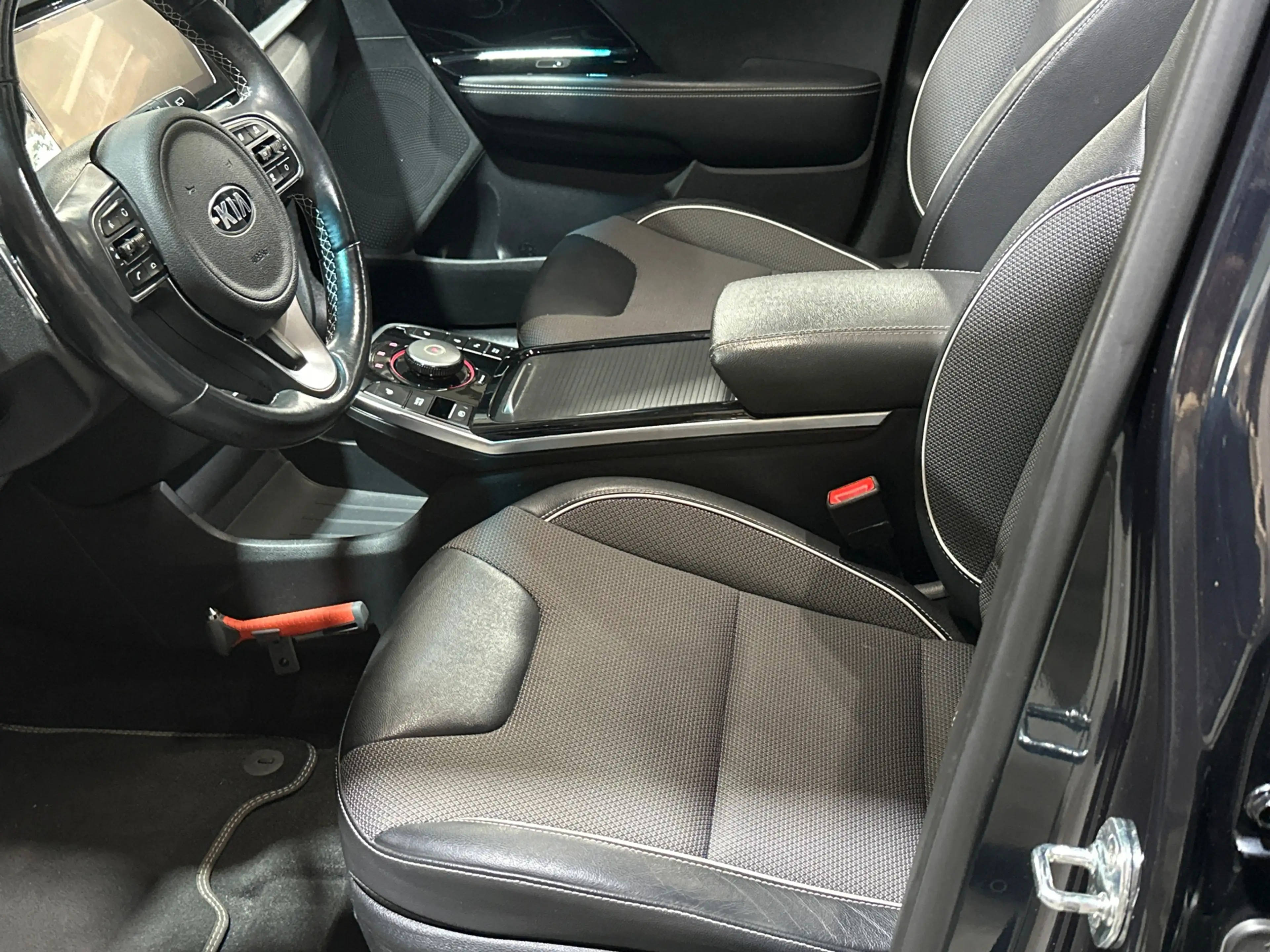 Kia e-Niro DynamicPlusLine 64 kWh SOH 100% WARMTEPOMP PANO OR — photo 13
