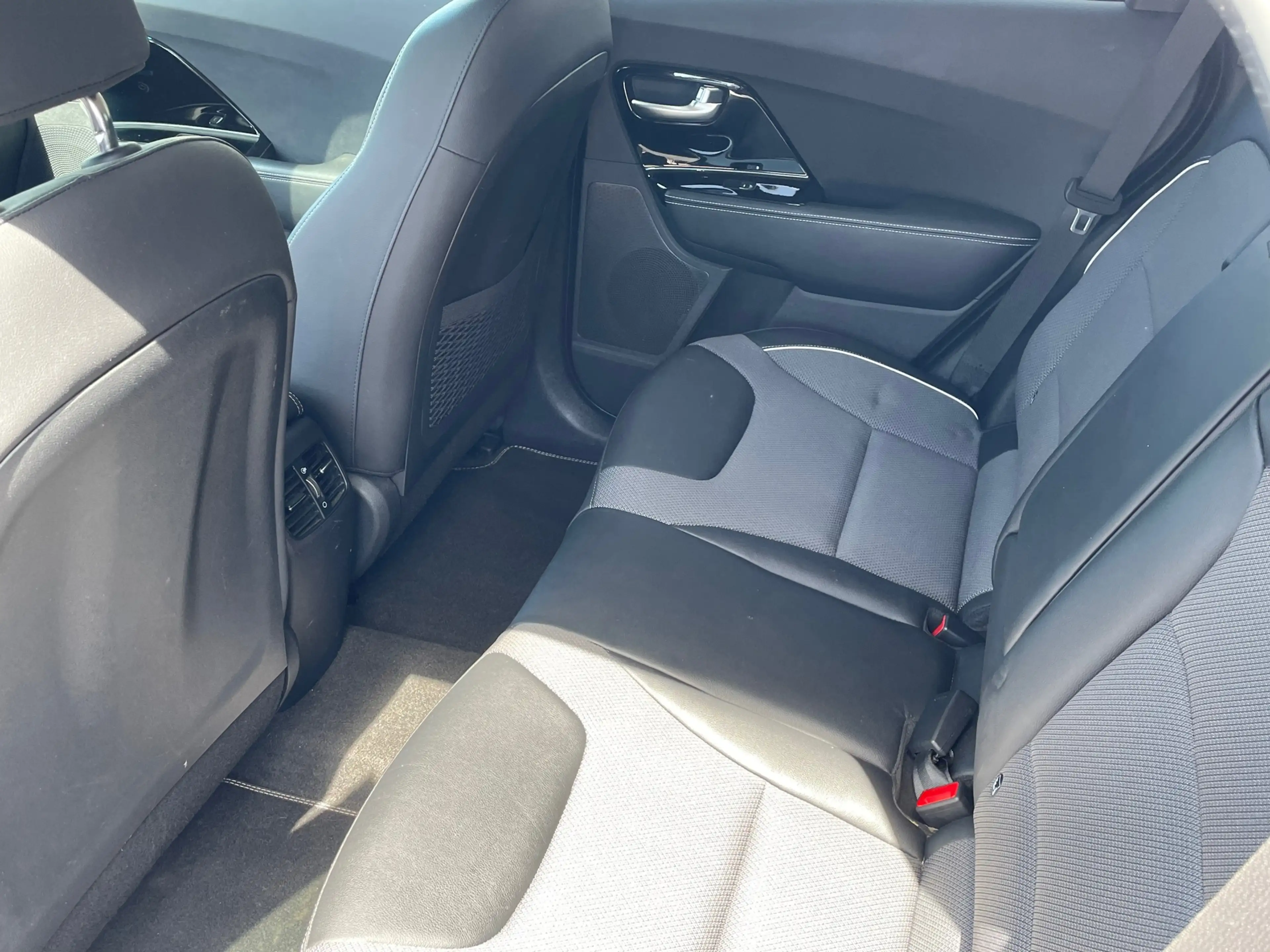 Kia e-Niro DynamicPlusLine 64 kWh SOH 100% WARMTEPOMP PANO OR — photo 9
