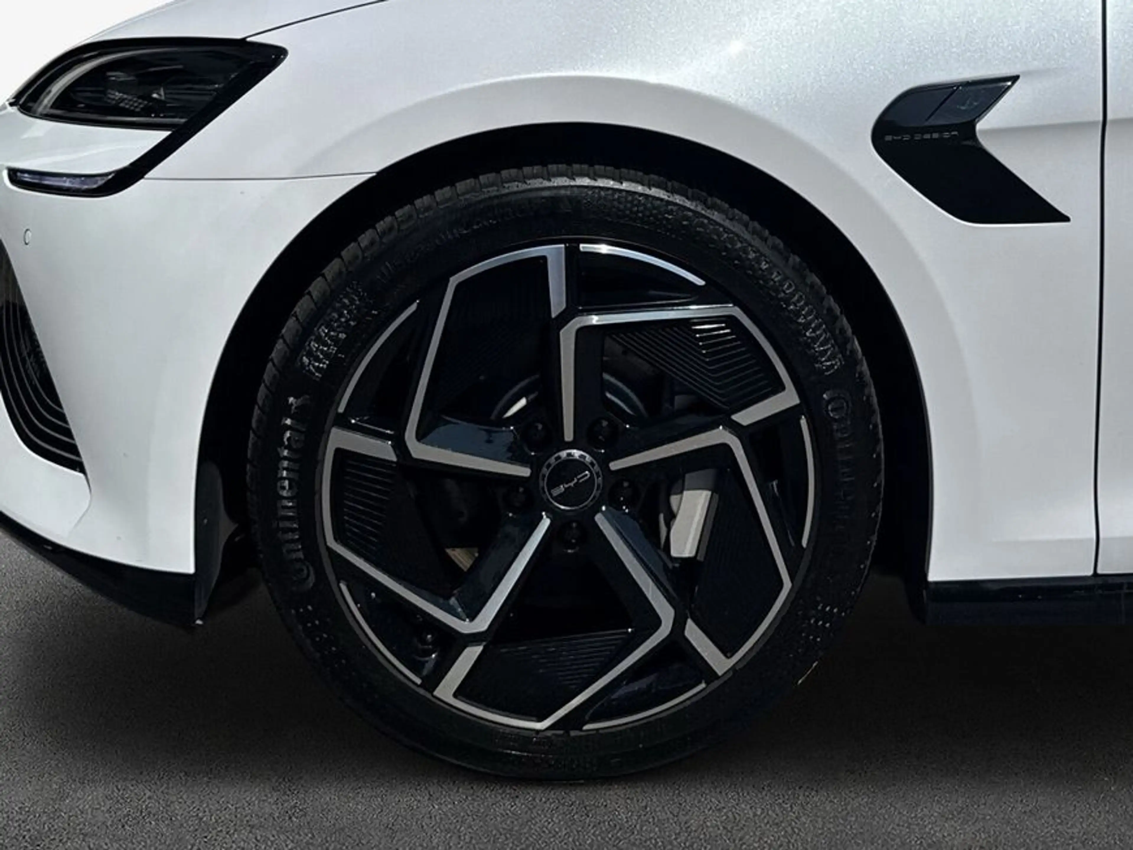 BYD Seal Excellence — photo 8