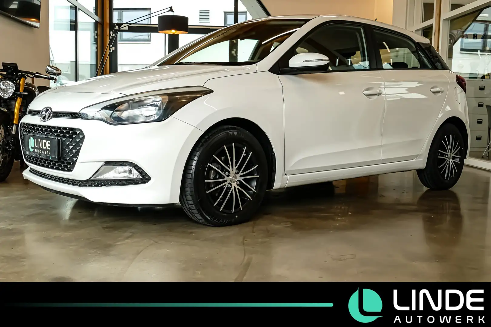 Hyundai i20 |AUS 1. HAND|KLIMA|15 ALU Wit - 1