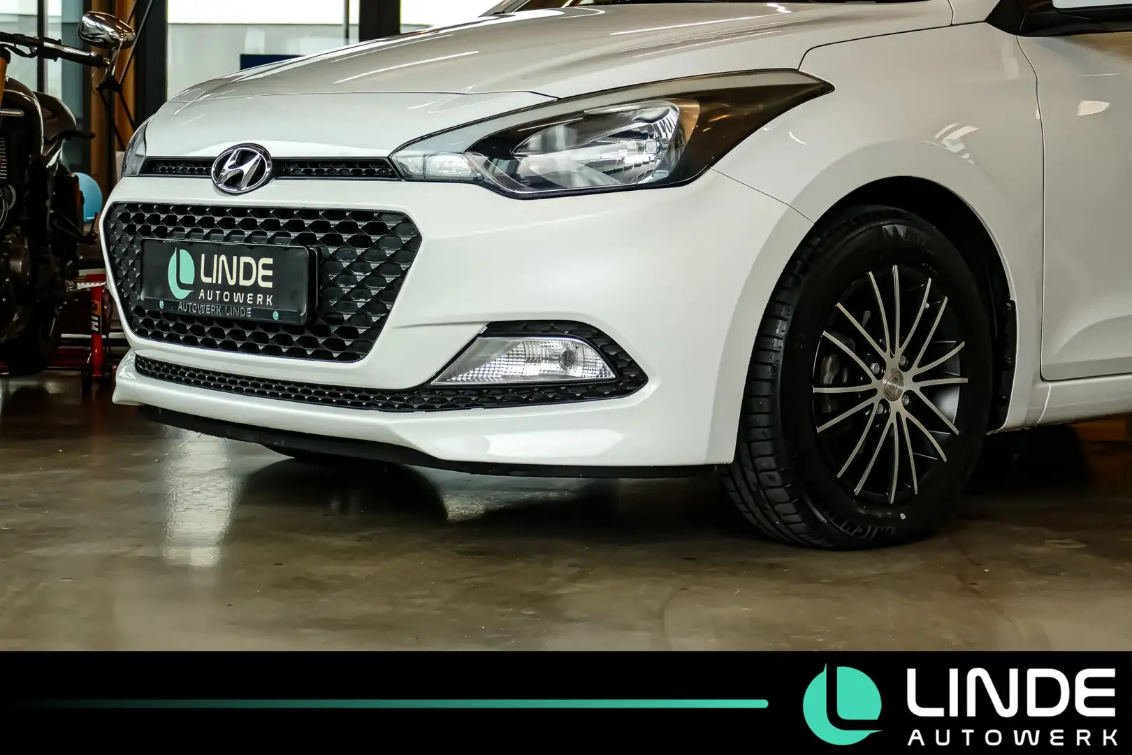 Hyundai i20 |AUS 1. HAND|KLIMA|15 ALU Wit - 2