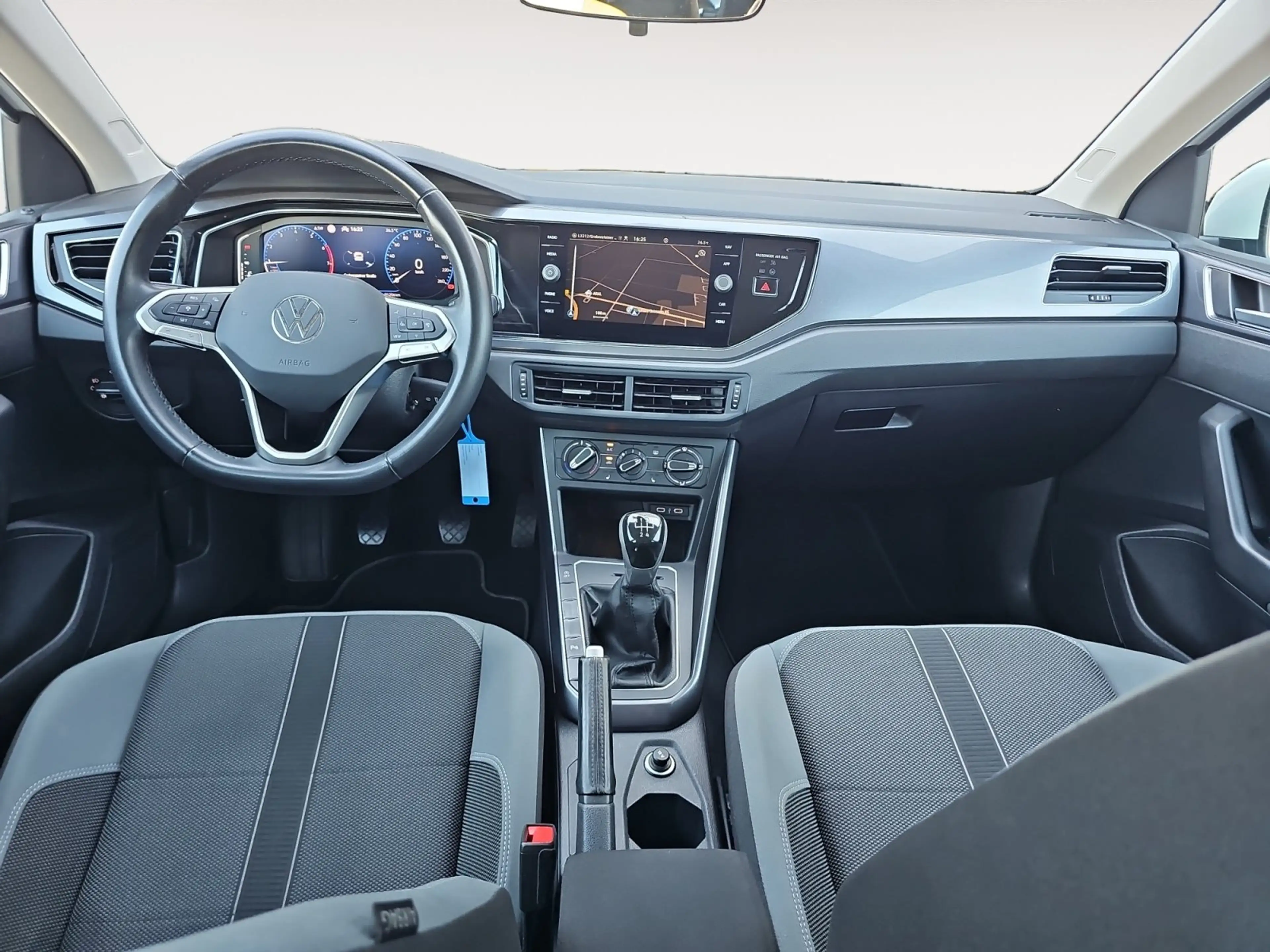 Volkswagen Polo VI 1.0 TSI Style Matrix ACC NAVI App-Connect — photo 9