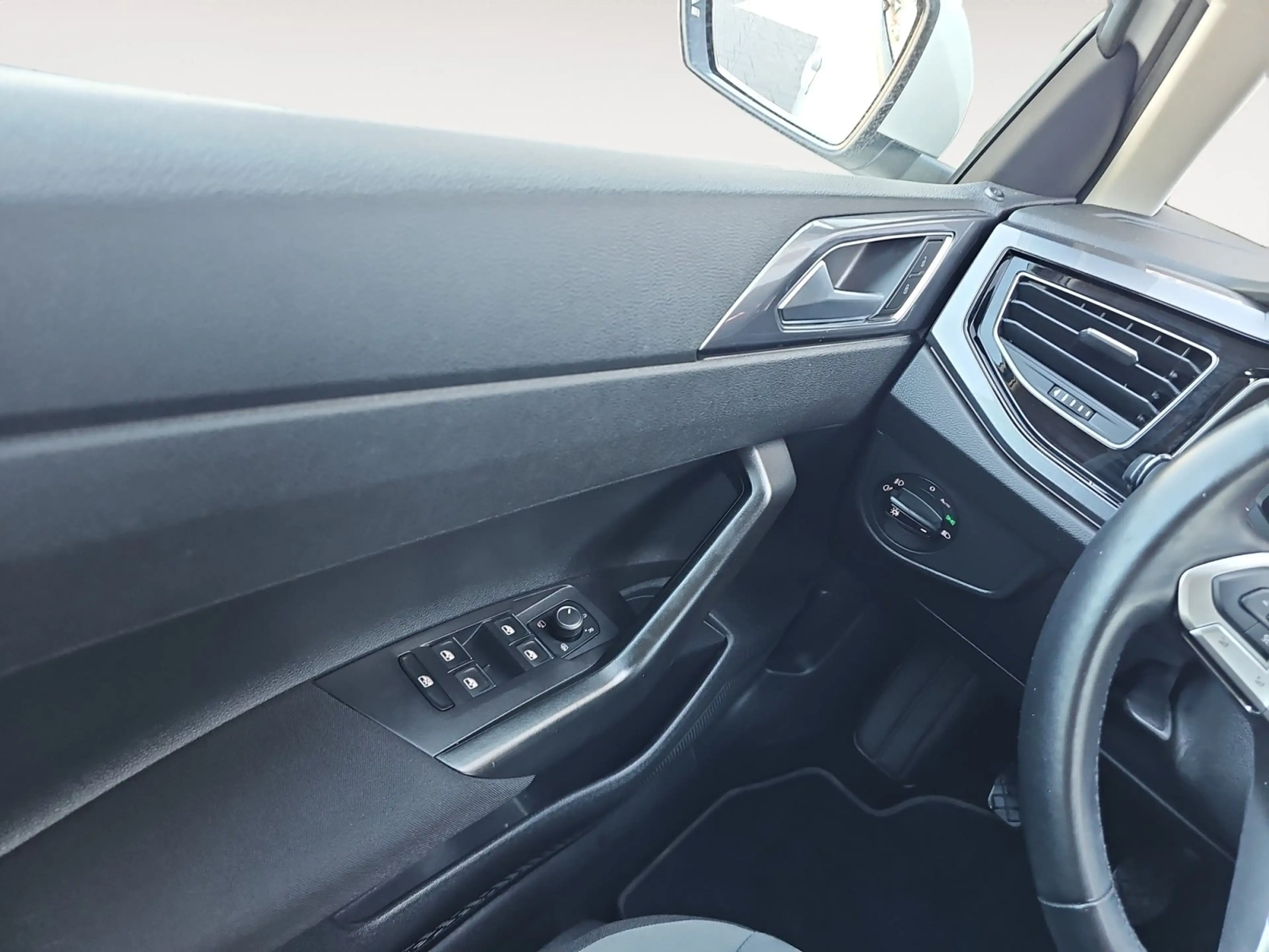 Volkswagen Polo VI 1.0 TSI Style Matrix ACC NAVI App-Connect — photo 14