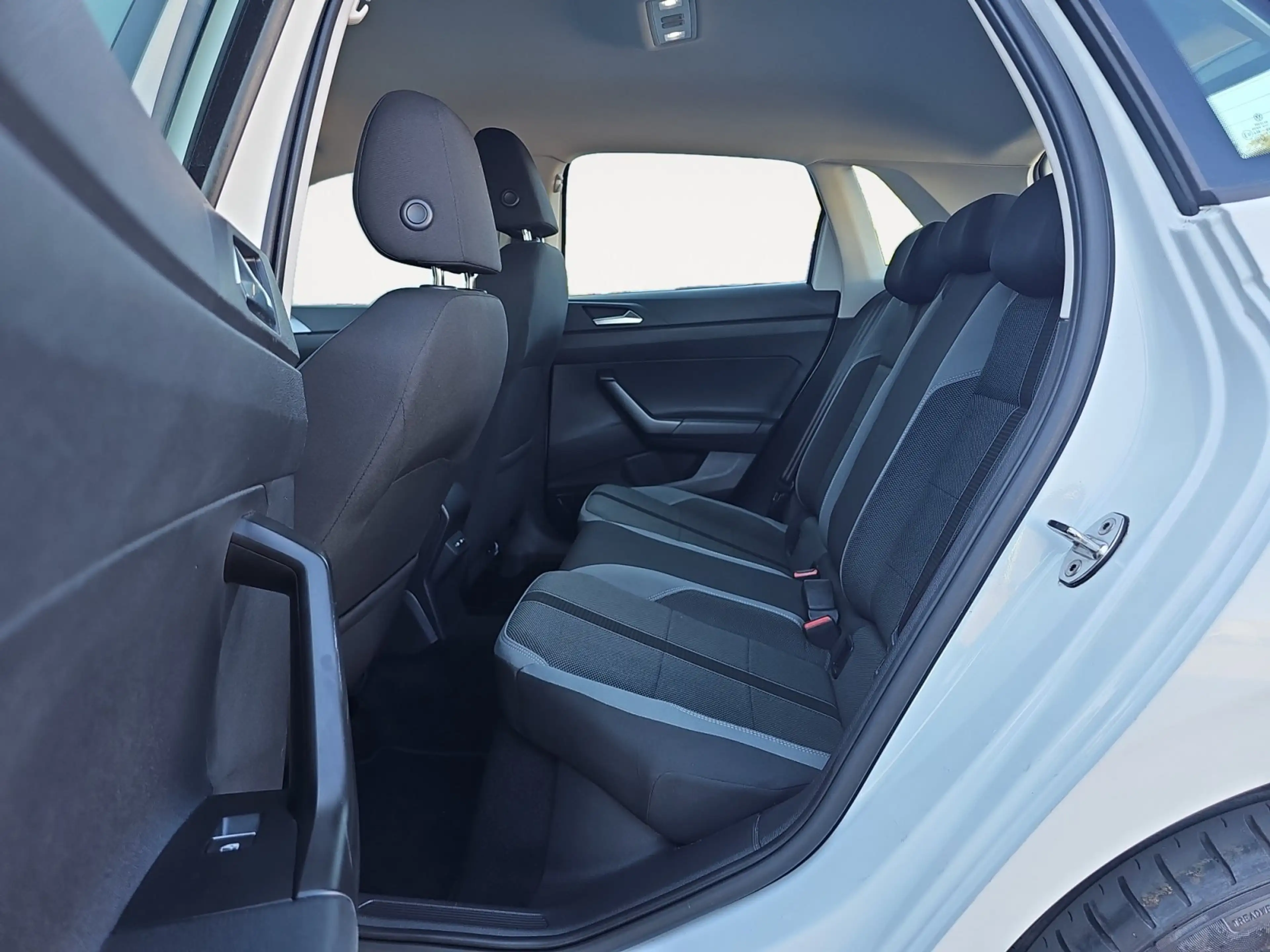 Volkswagen Polo VI 1.0 TSI Style Matrix ACC NAVI App-Connect — photo 8