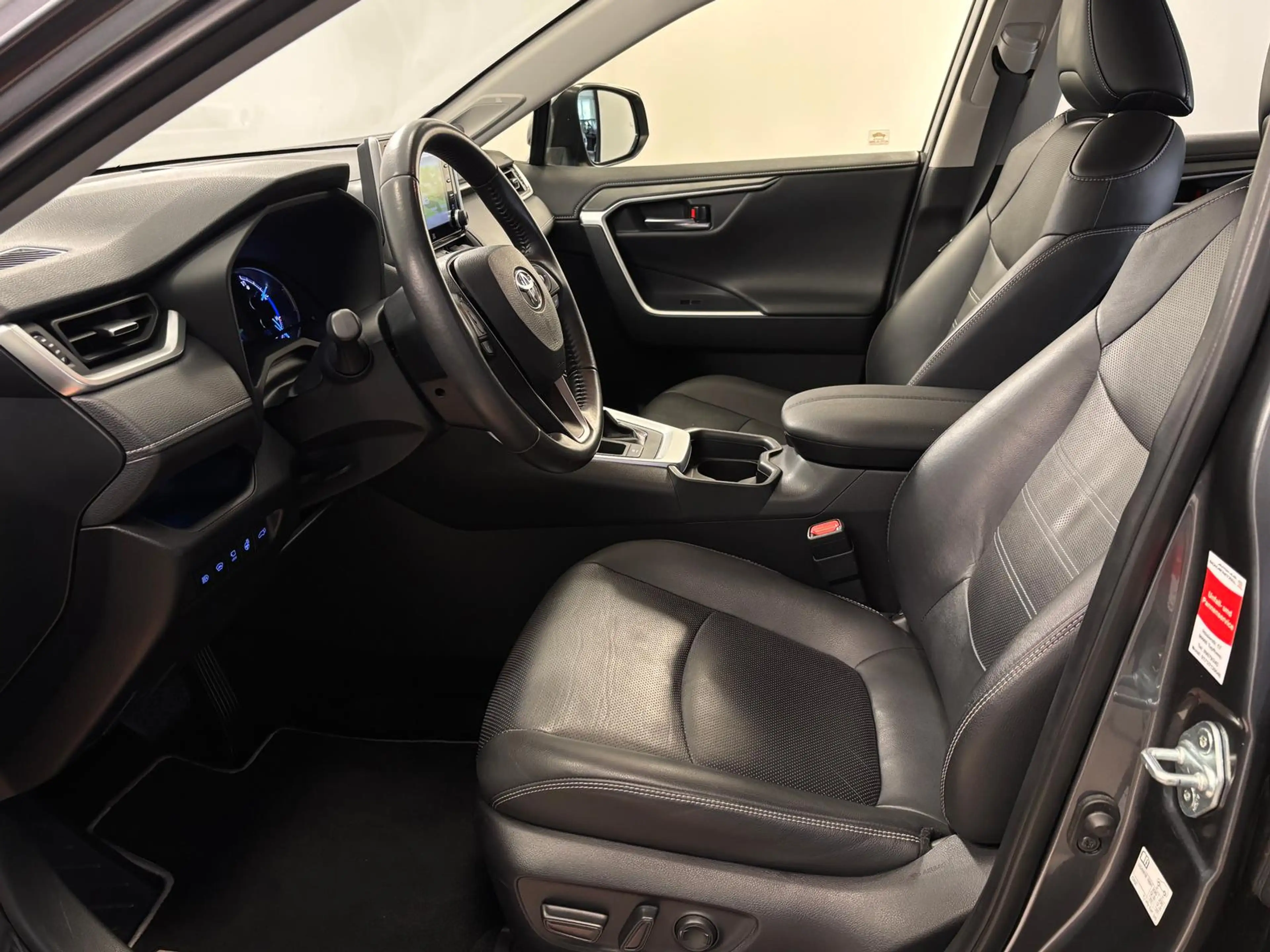 Toyota RAV 4 Hybrid Lounge 2.5*Navi*LED*Alu*AHK*2.Hand* — photo 10