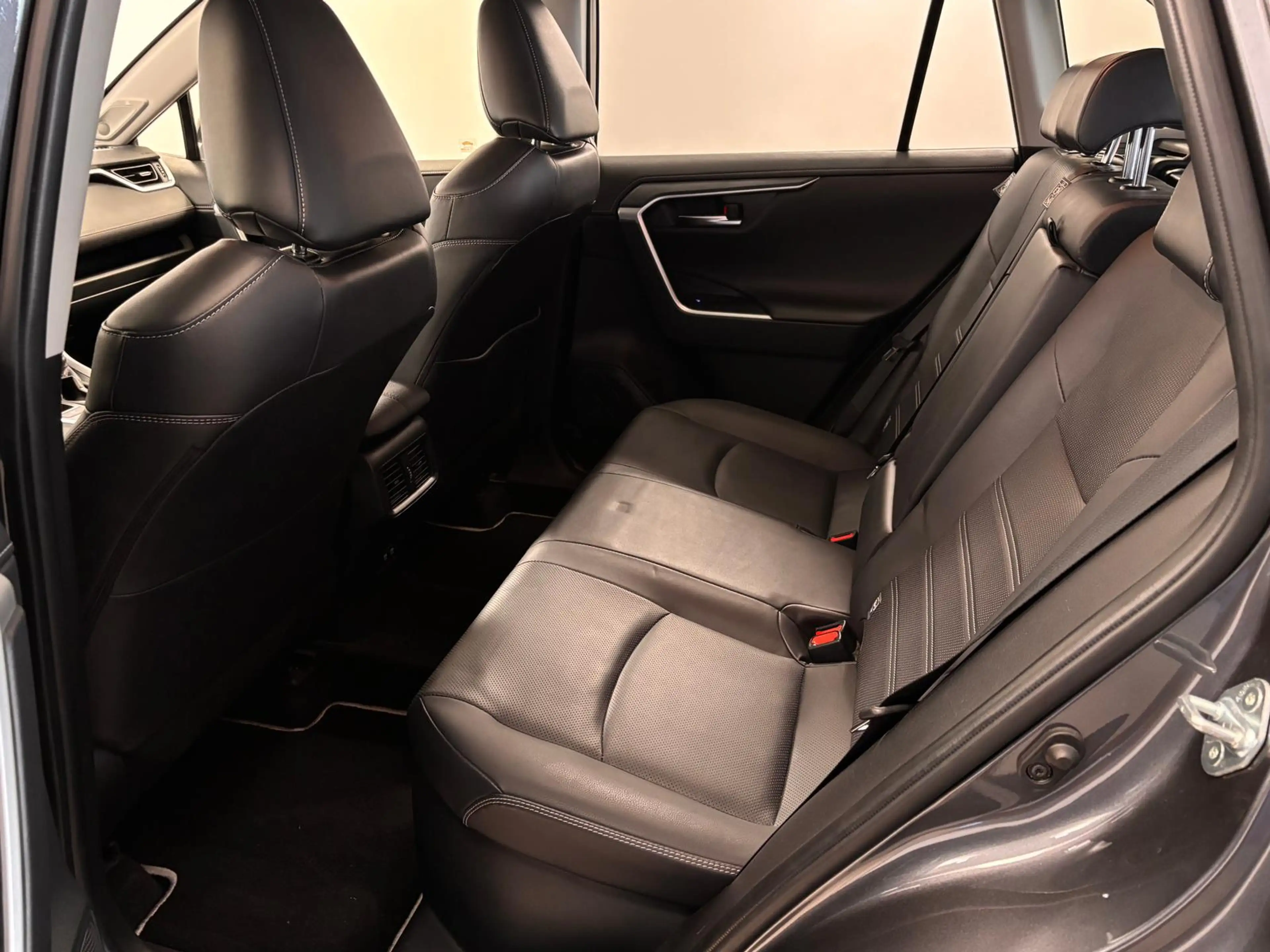 Toyota RAV 4 Hybrid Lounge 2.5*Navi*LED*Alu*AHK*2.Hand* — photo 14