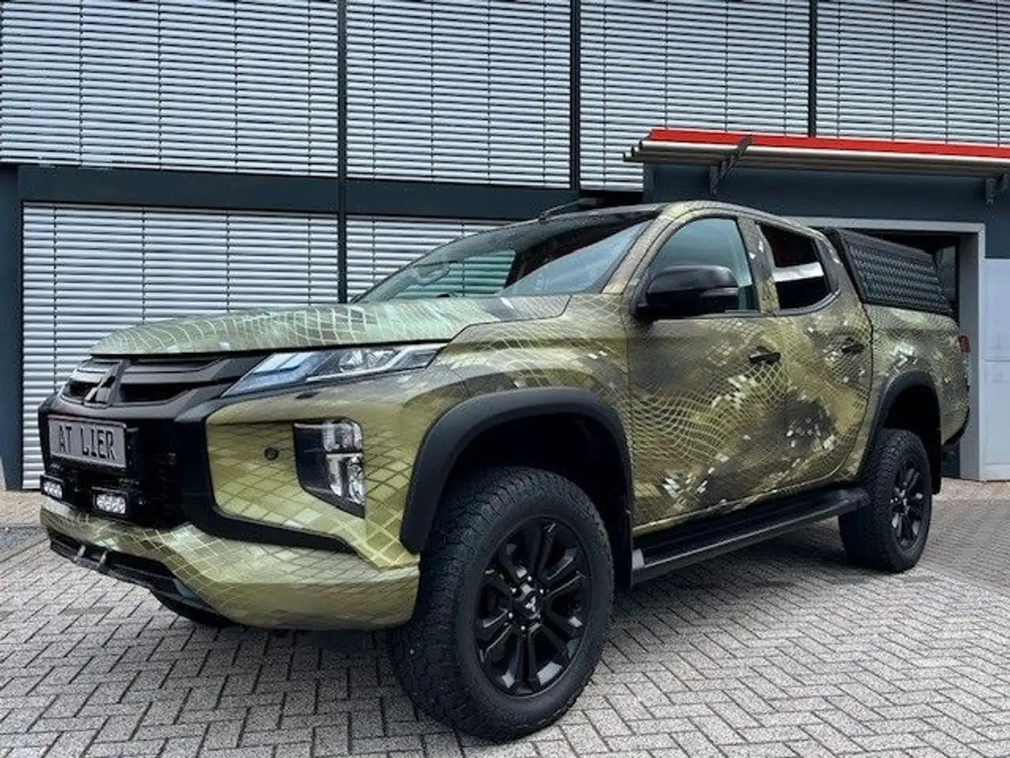 Mitsubishi L200 Intro Edition Doppelkabine 4WD Verde - 1