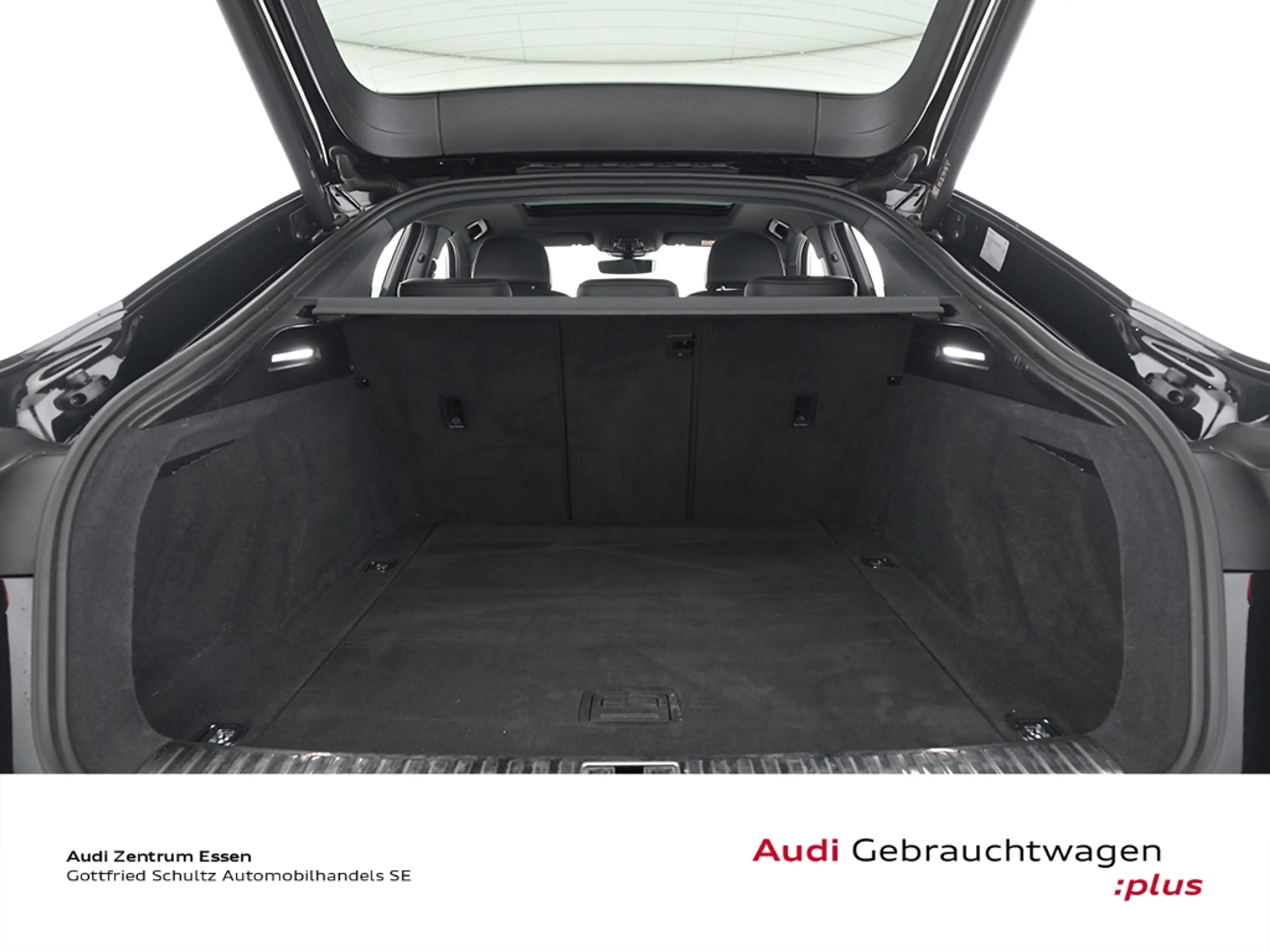 Audi Q8 e-tron Sportback 55 quattro S line Panoramadach — photo 9