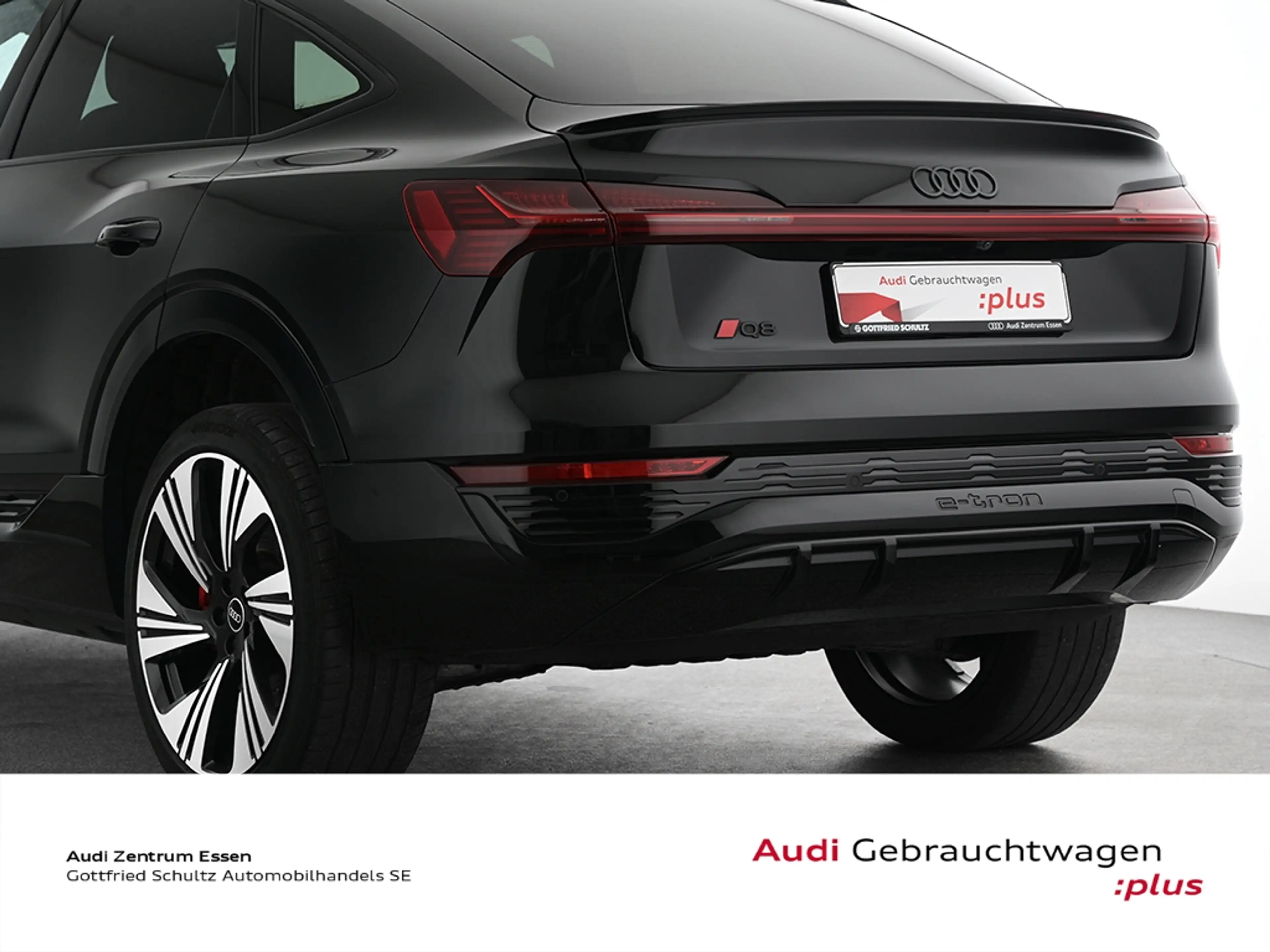 Audi Q8 e-tron Sportback 55 quattro S line Panoramadach — photo 7