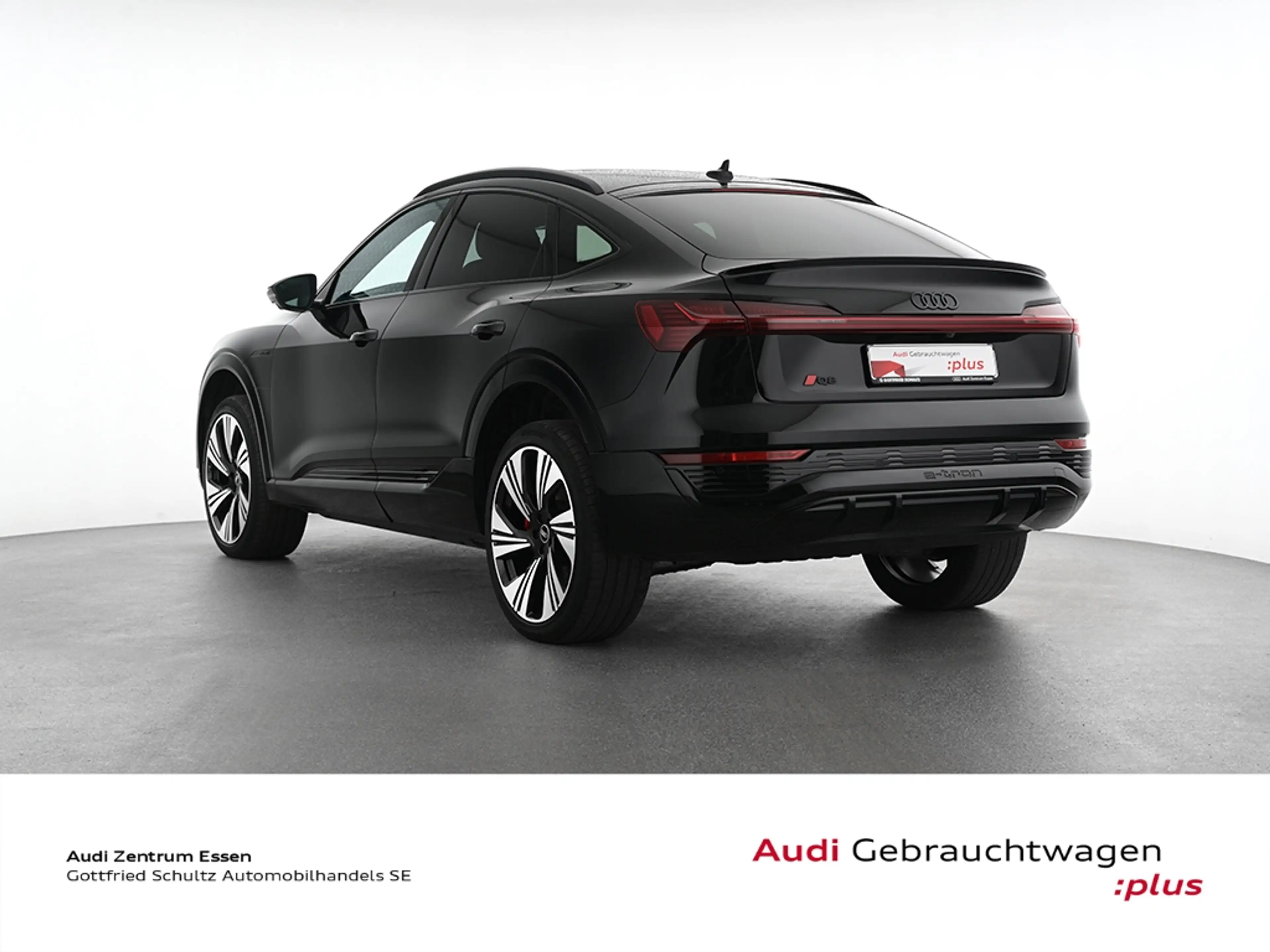 Audi Q8 e-tron Sportback 55 quattro S line Panoramadach — photo 2