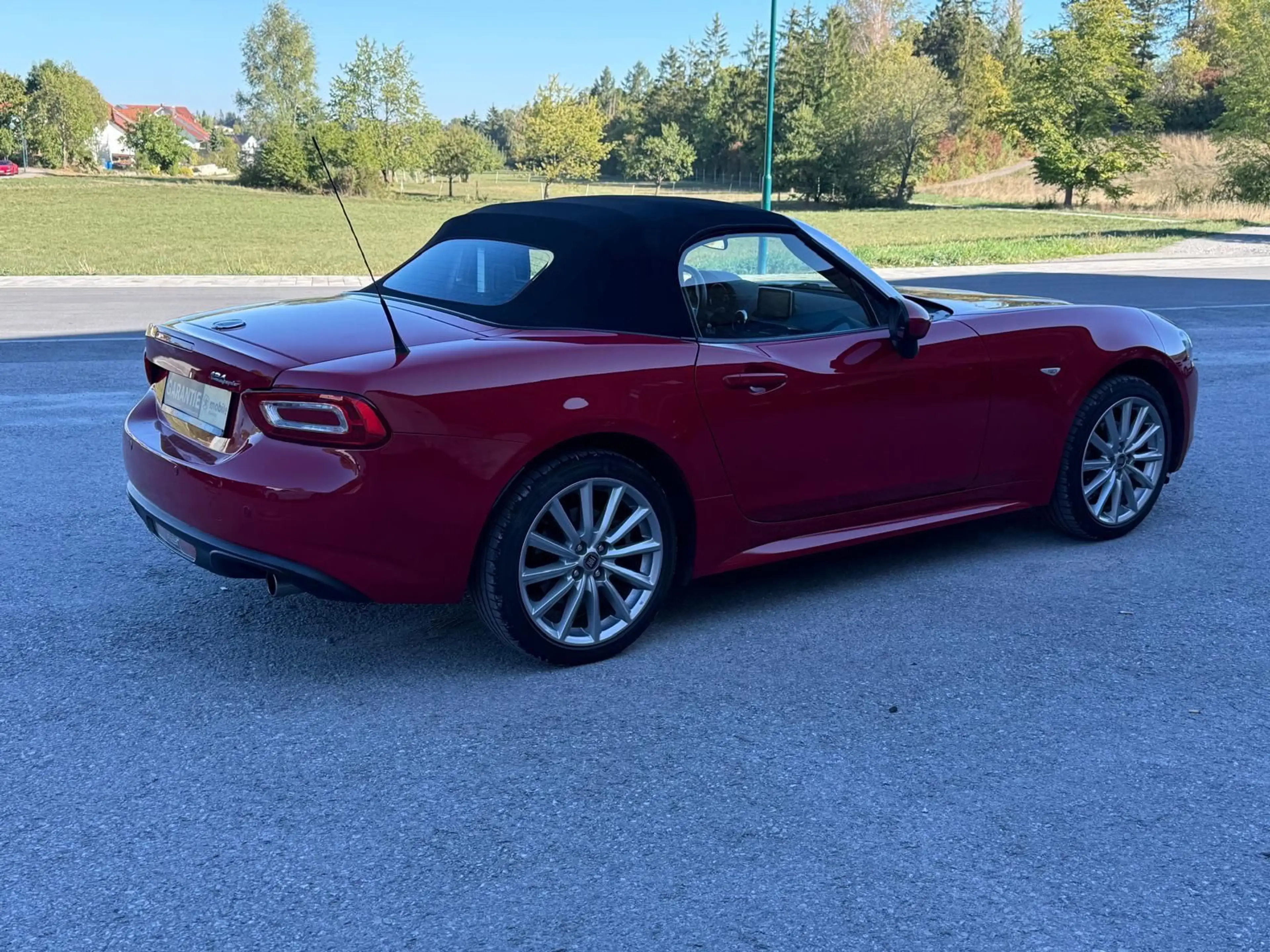 Fiat 124 Spider Lusso — photo 14