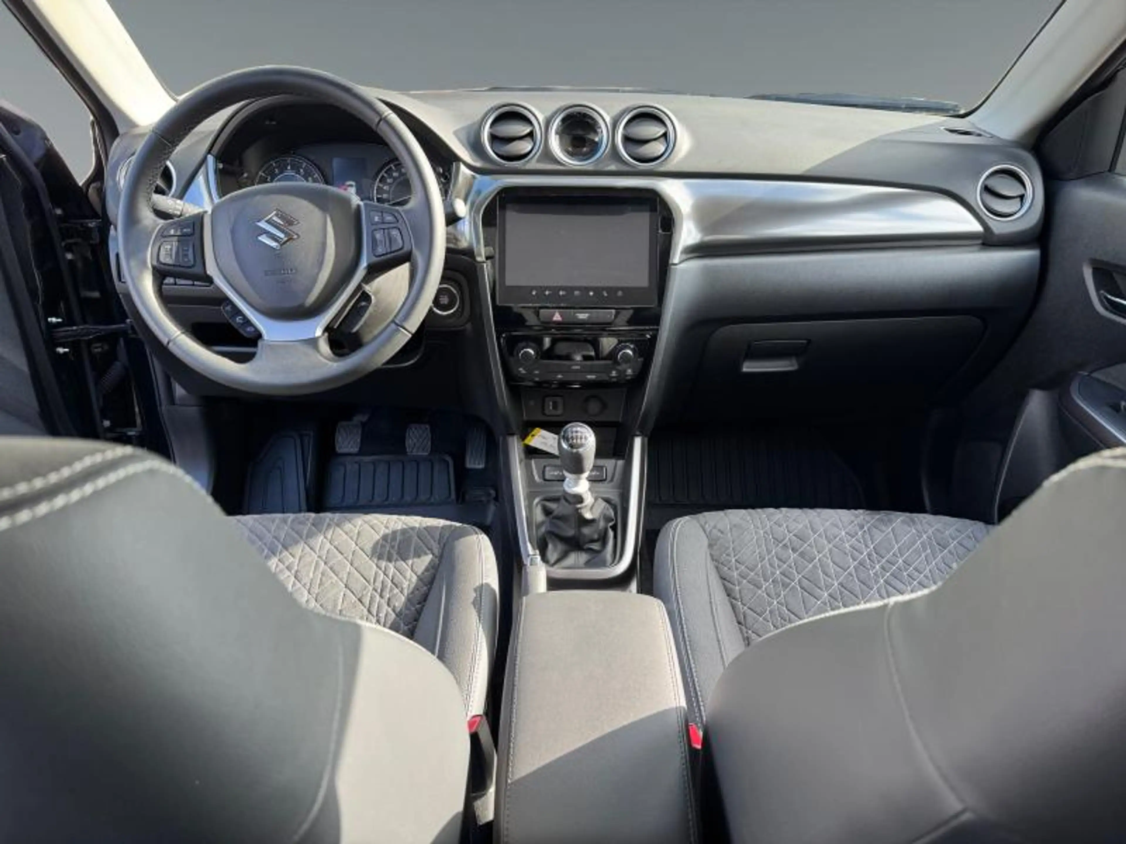 Suzuki Vitara GLX — photo 10