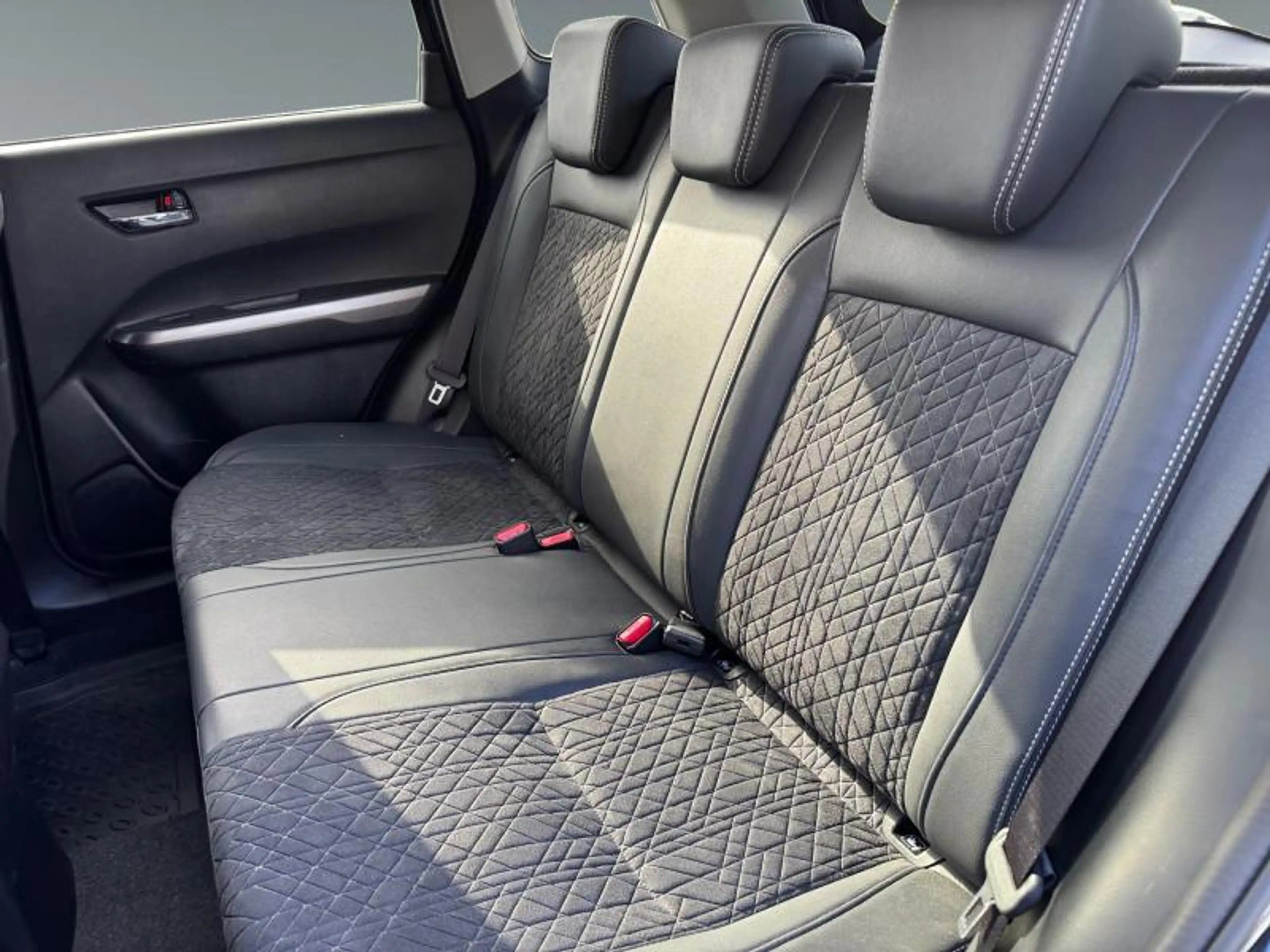 Suzuki Vitara GLX — photo 13