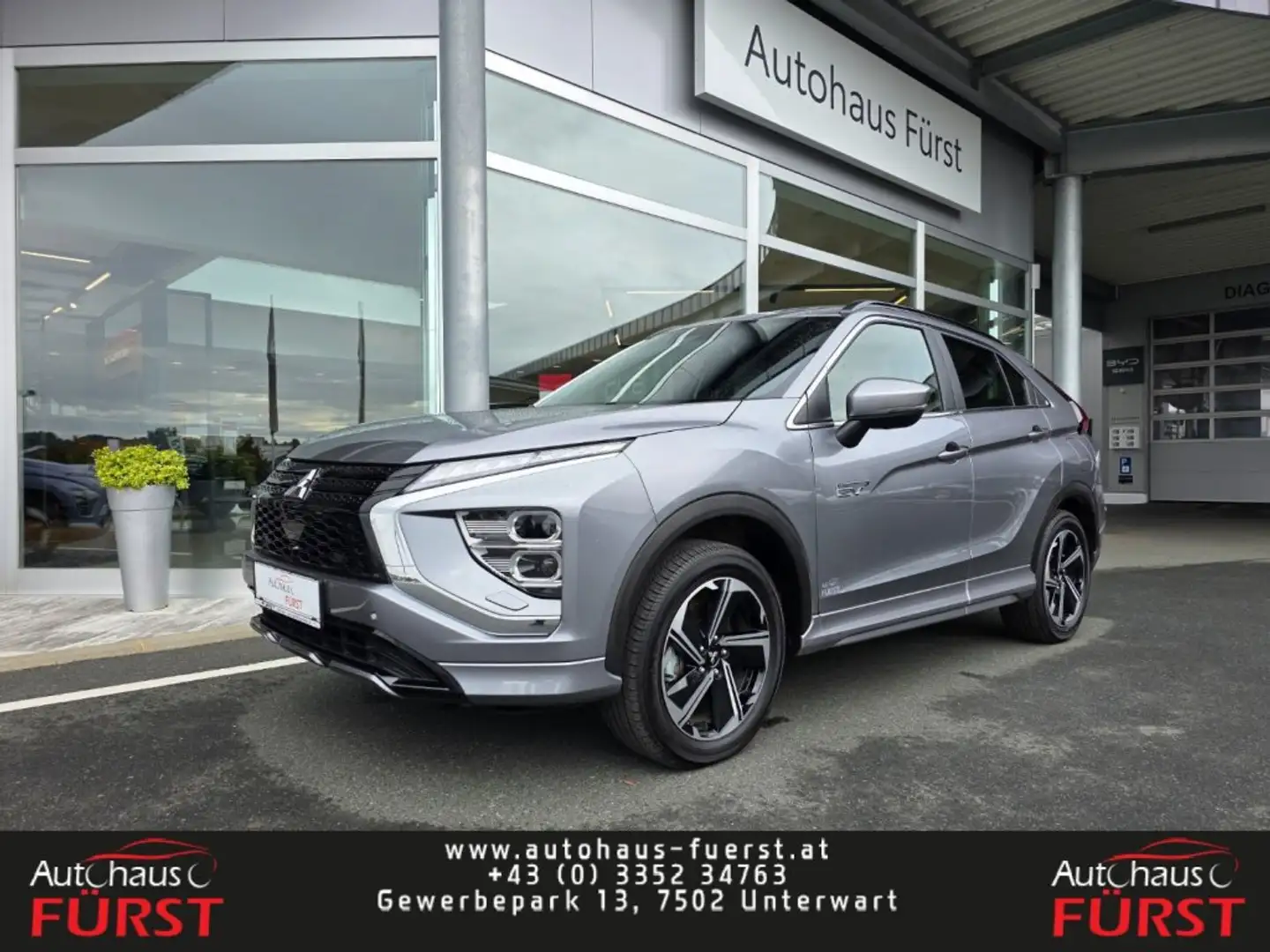 Mitsubishi Eclipse Cross 4WD 2,4 PHEV Diamond*AHV*8-fach* Grijs - 1