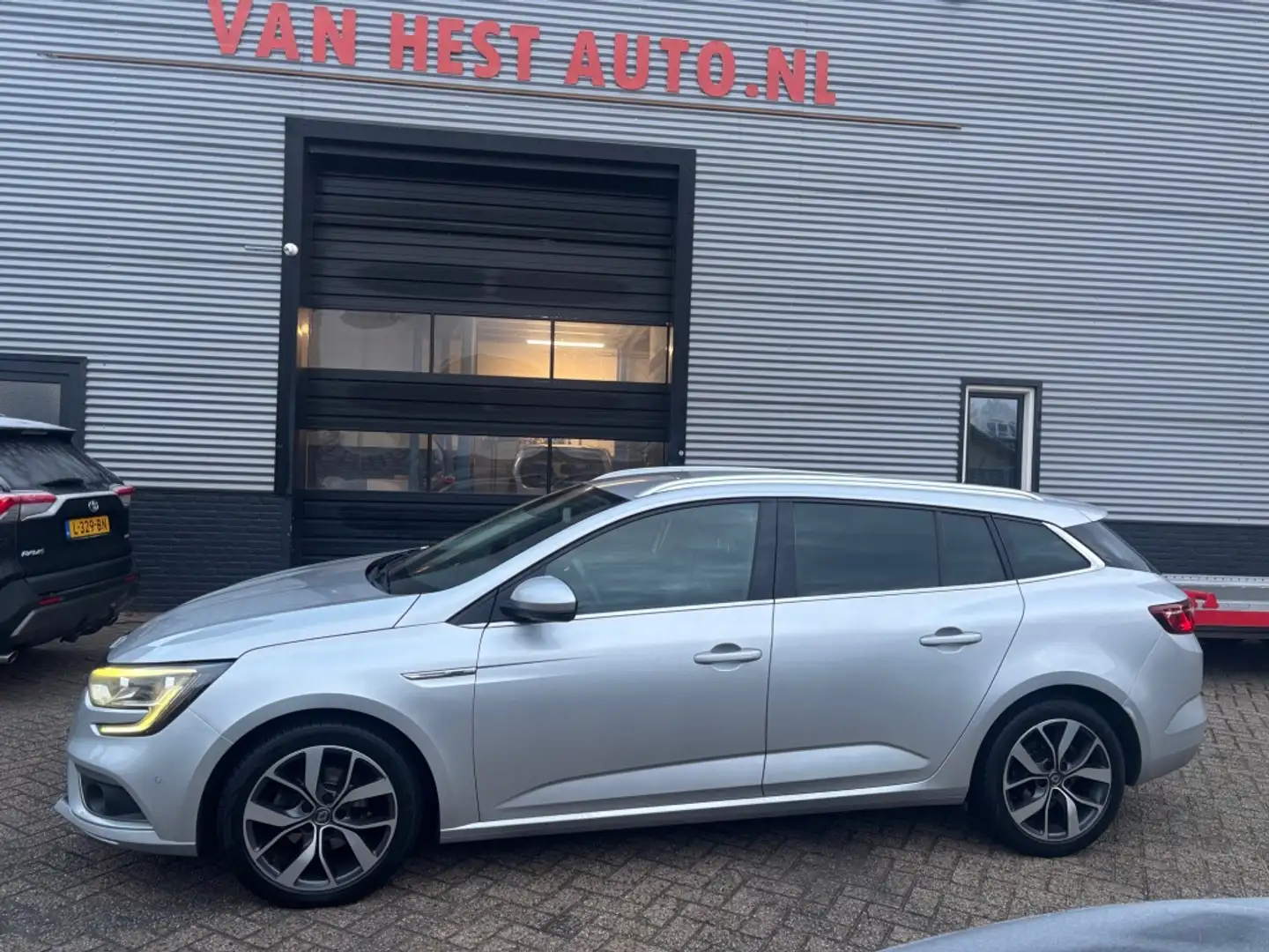 Renault Megane Estate 1.2 TCe Bose 3 MND GAR | APPLE CARPLAY | NA Grau - 2